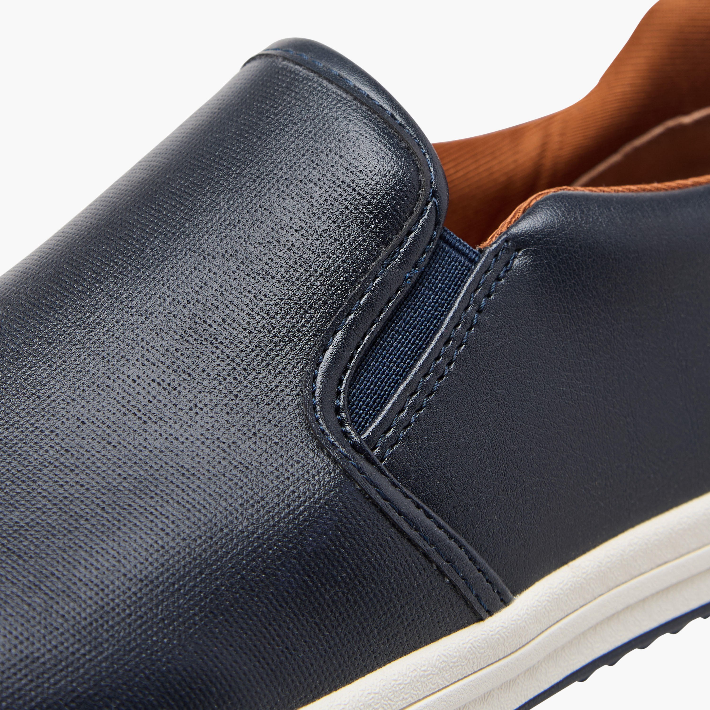 Lee Cooper Men's Solid Slip-On Loafers with Pull Tabs-men-shoes-loafersandmoccasins-image-4