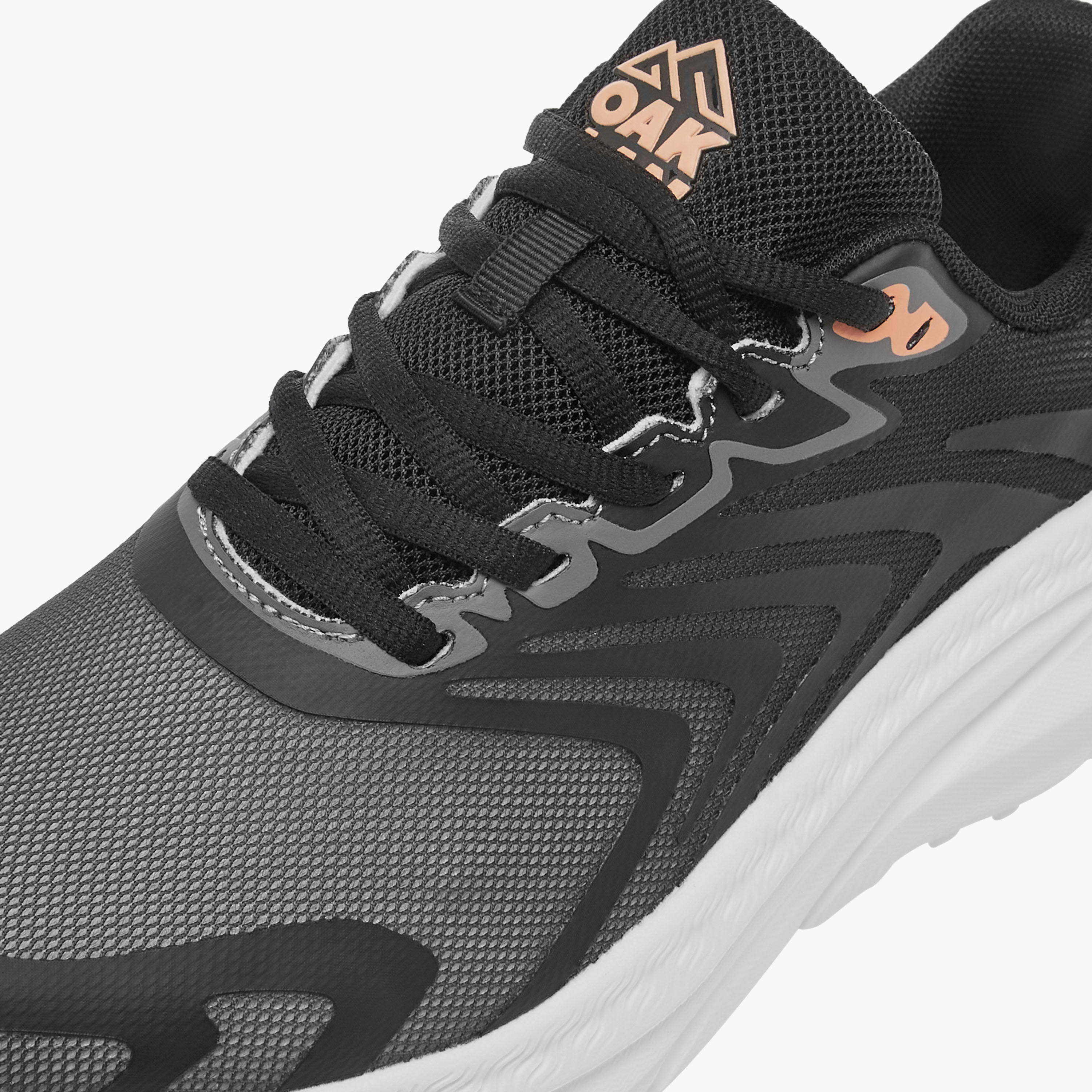 حذاء رياضي برباط إغلاق وتفاصيل ألسنة سحب أوكلان من شو إكسبريس-women-shoes-sneakers-image-4