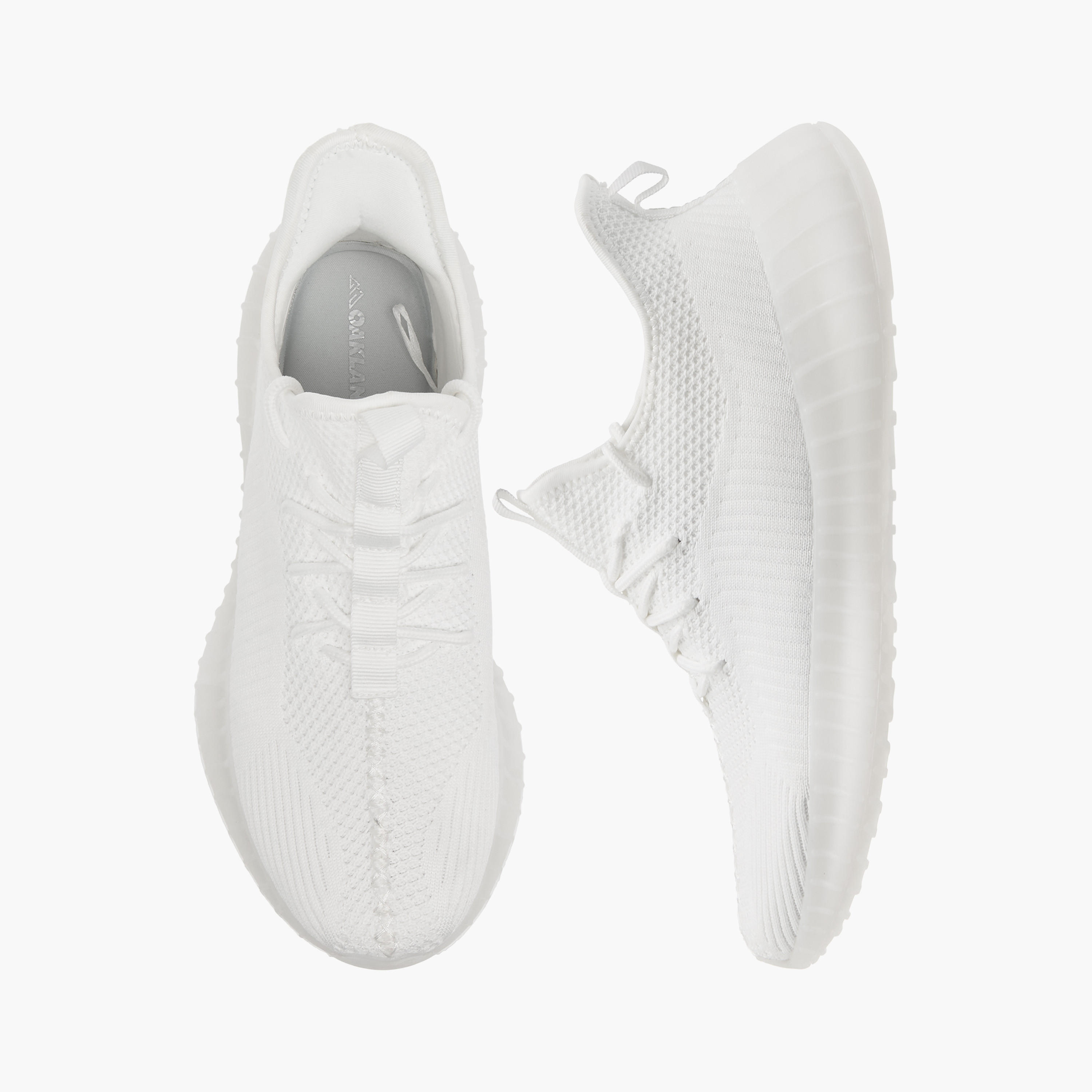 حذاء رياضي بارز الملمس برباط إغلاق من أوكلان من شو إكسبريس-women-shoes-sneakers-image-1