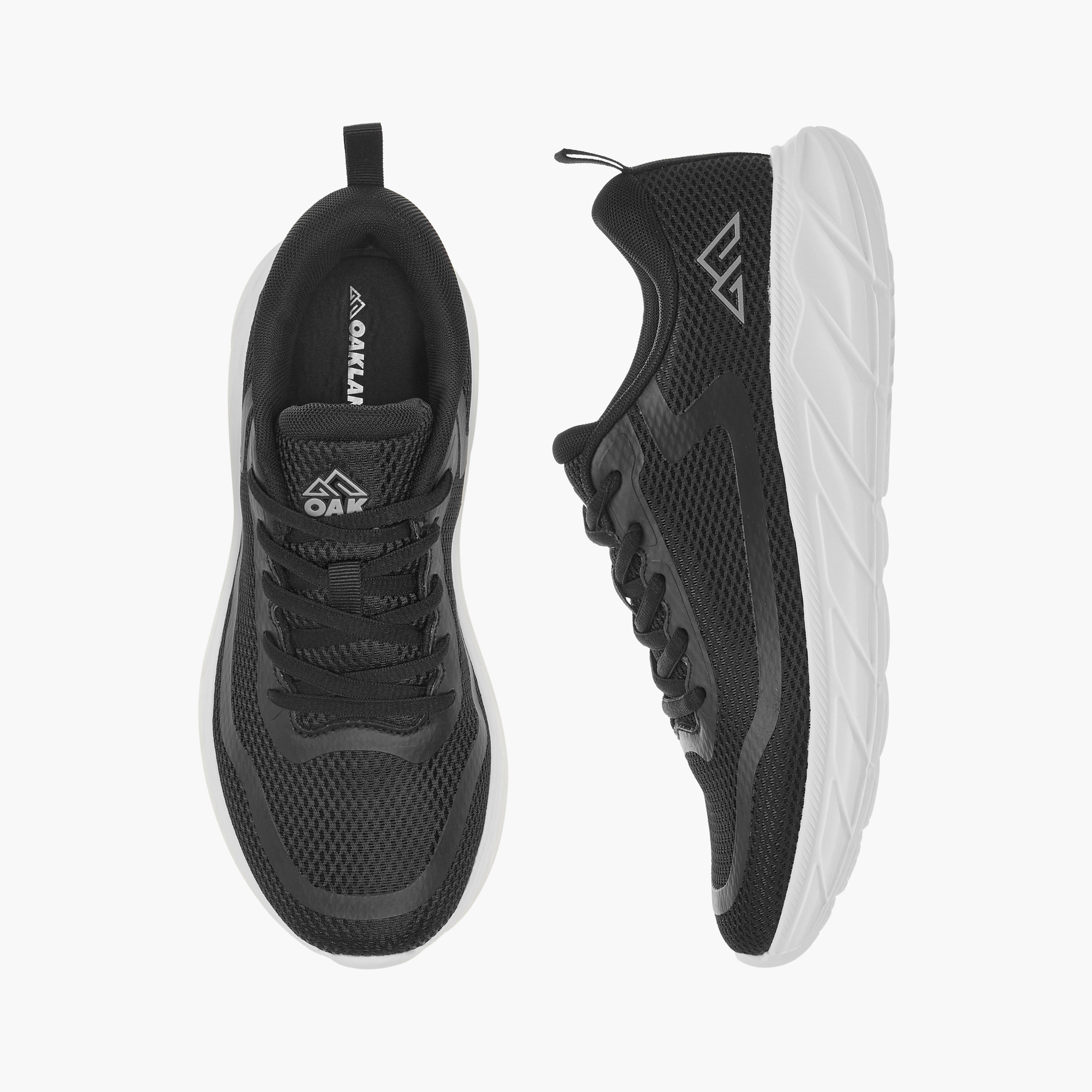 حذاء رياضي بألواح ورباط إغلاق من أوكلان من شو إكسبريس-women-shoes-sneakers-image-1