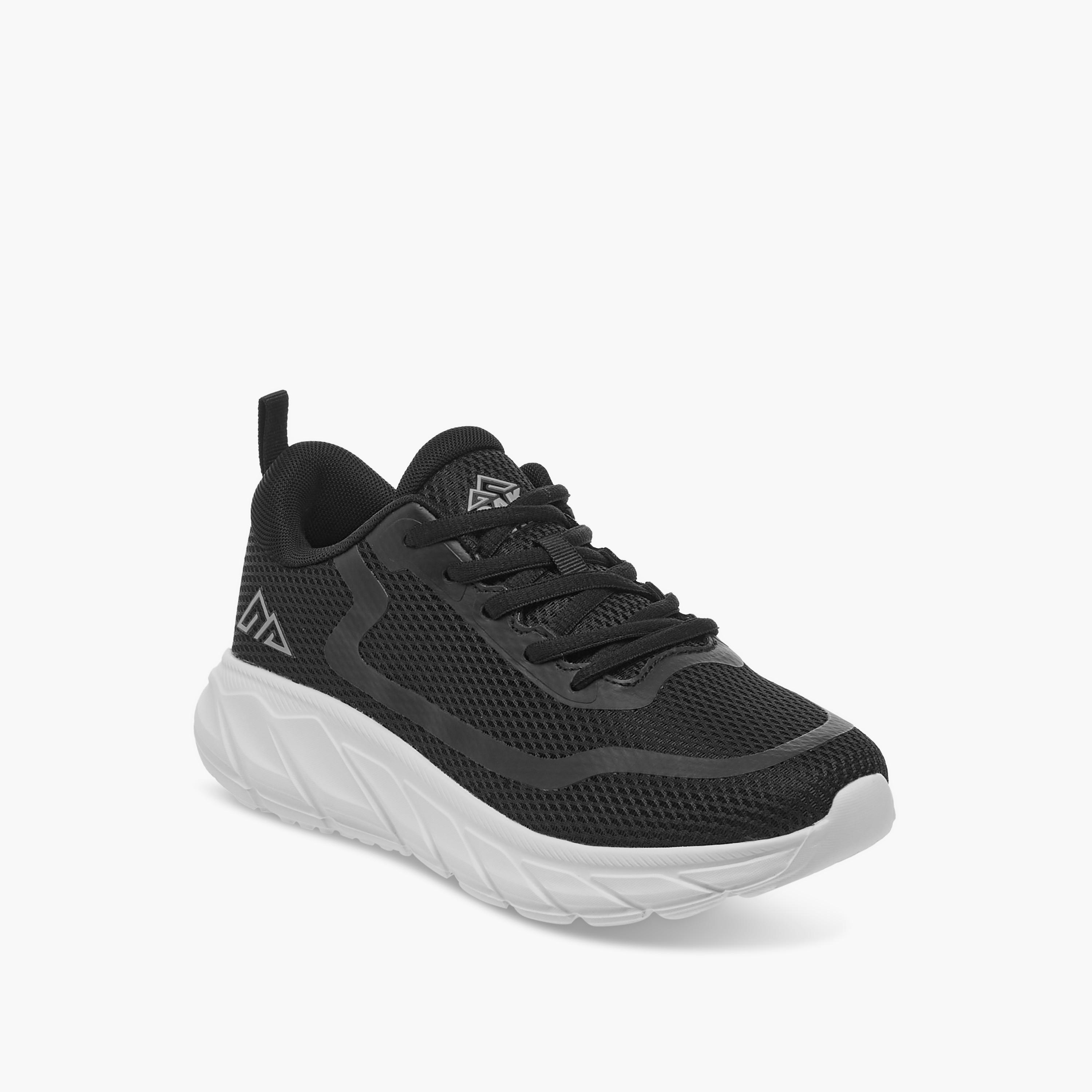 حذاء رياضي بألواح ورباط إغلاق من أوكلان من شو إكسبريس-women-shoes-sneakers-image-2