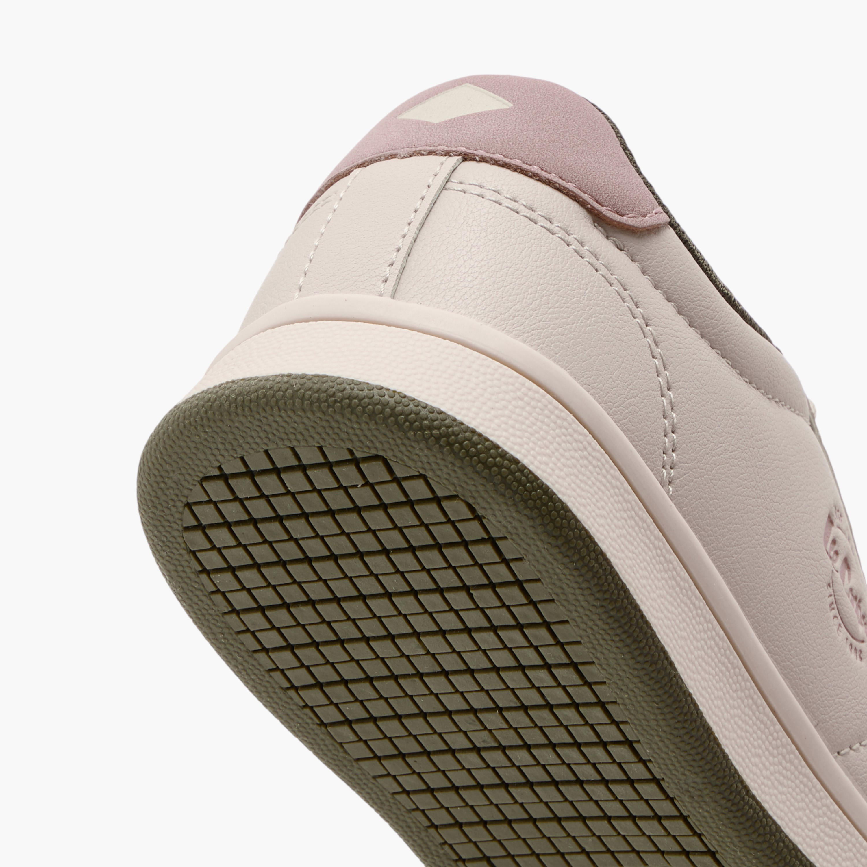 حذاء سنيكرز برباط إغلاق وطبعات شعار للنساء من لي كوبر-women-shoes-sneakers-image-5