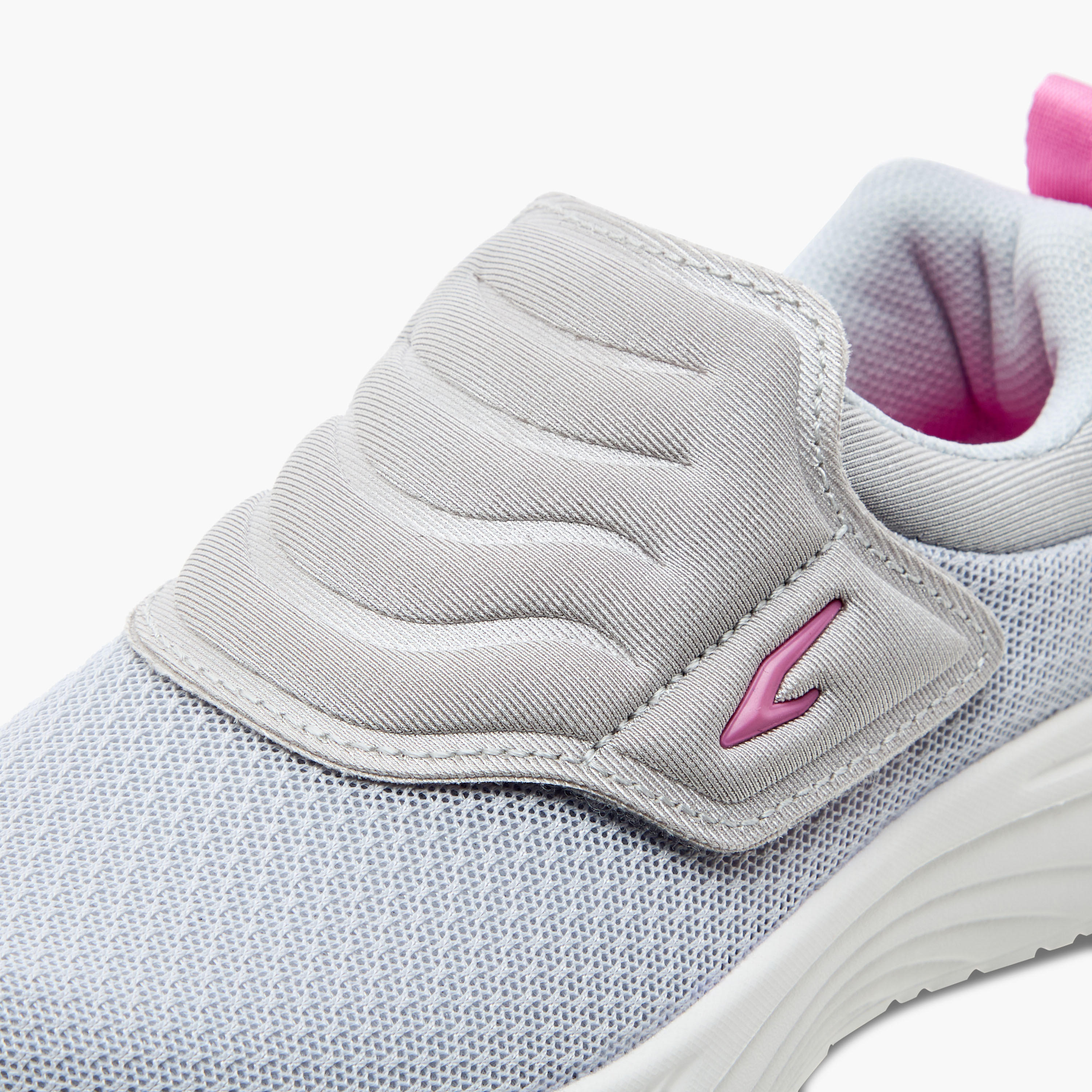 حذاء سنيكرز بارز الملمس بشريط إغلاق لاصق من داش-girls-shoes-sneakers-image-4