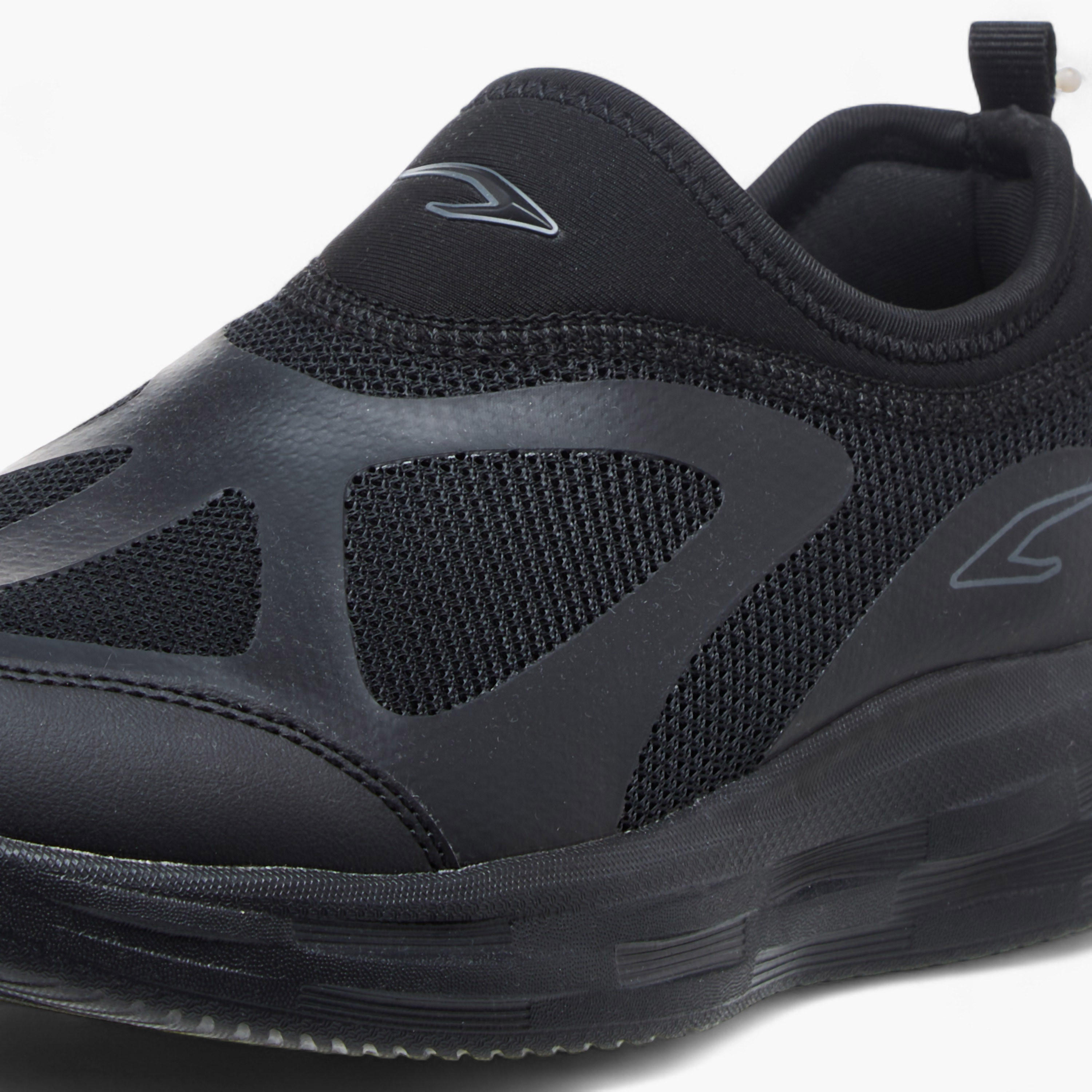 Dash Logo Detail Slip-On Sports Shoes-women-shoes-sneakers-image-4