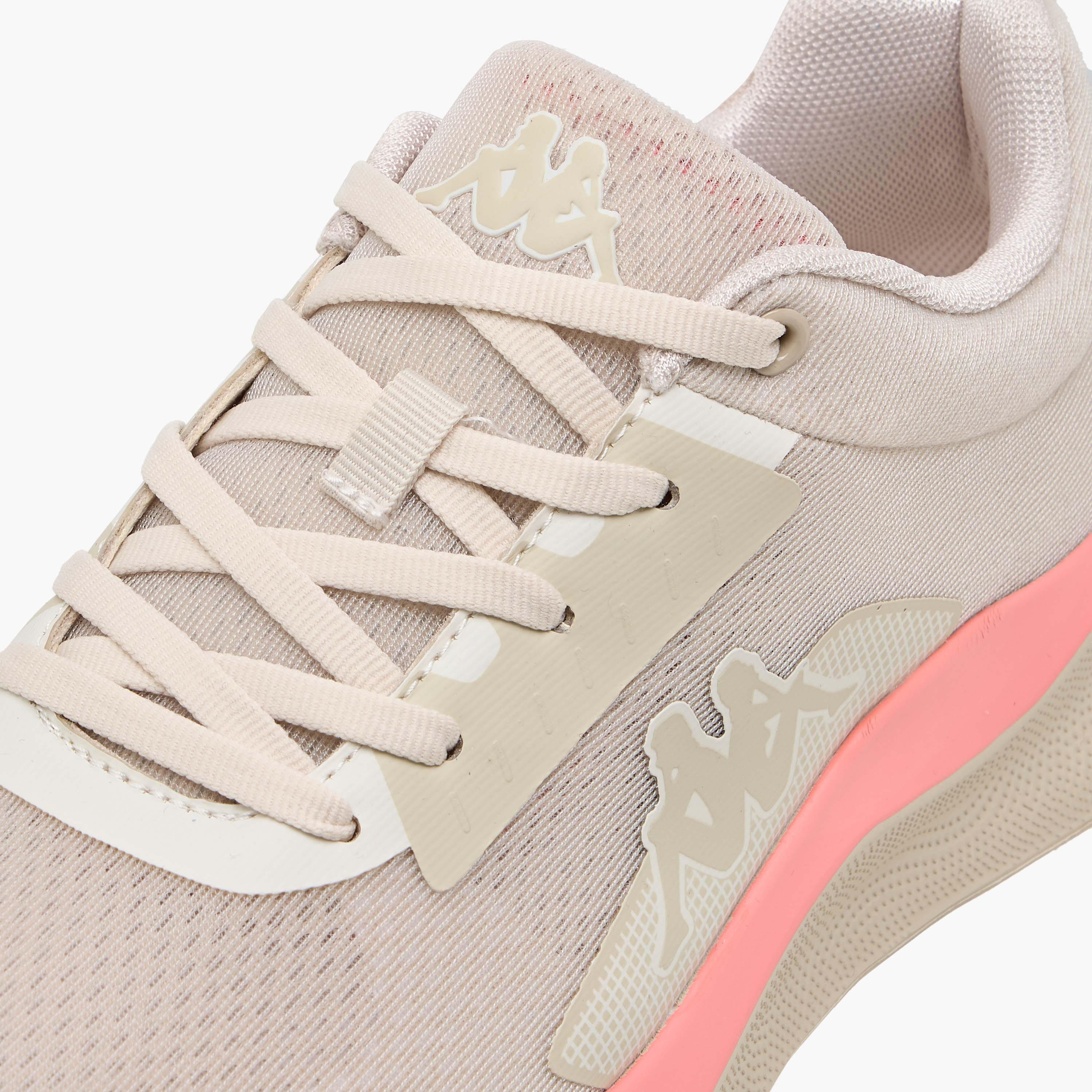 حذاء رياضي بتفاصيل شعار ورباط إغلاق للنساء من كابا-women-shoes-sports-image-6