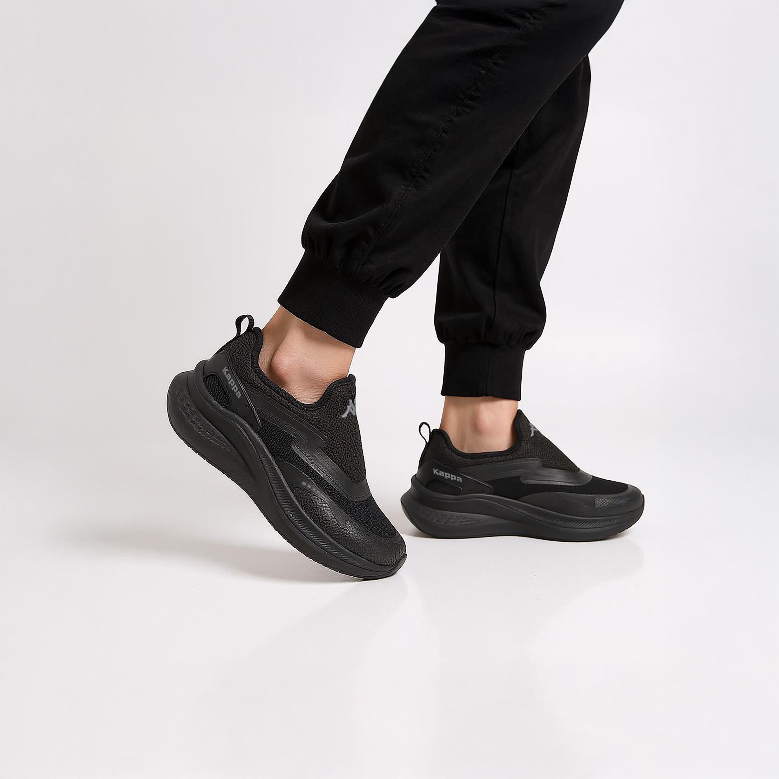 حذاء رياضي سهل الارتداء بلسان سحب وطبعات شعار من كابا-sports-men-shoes-image-3