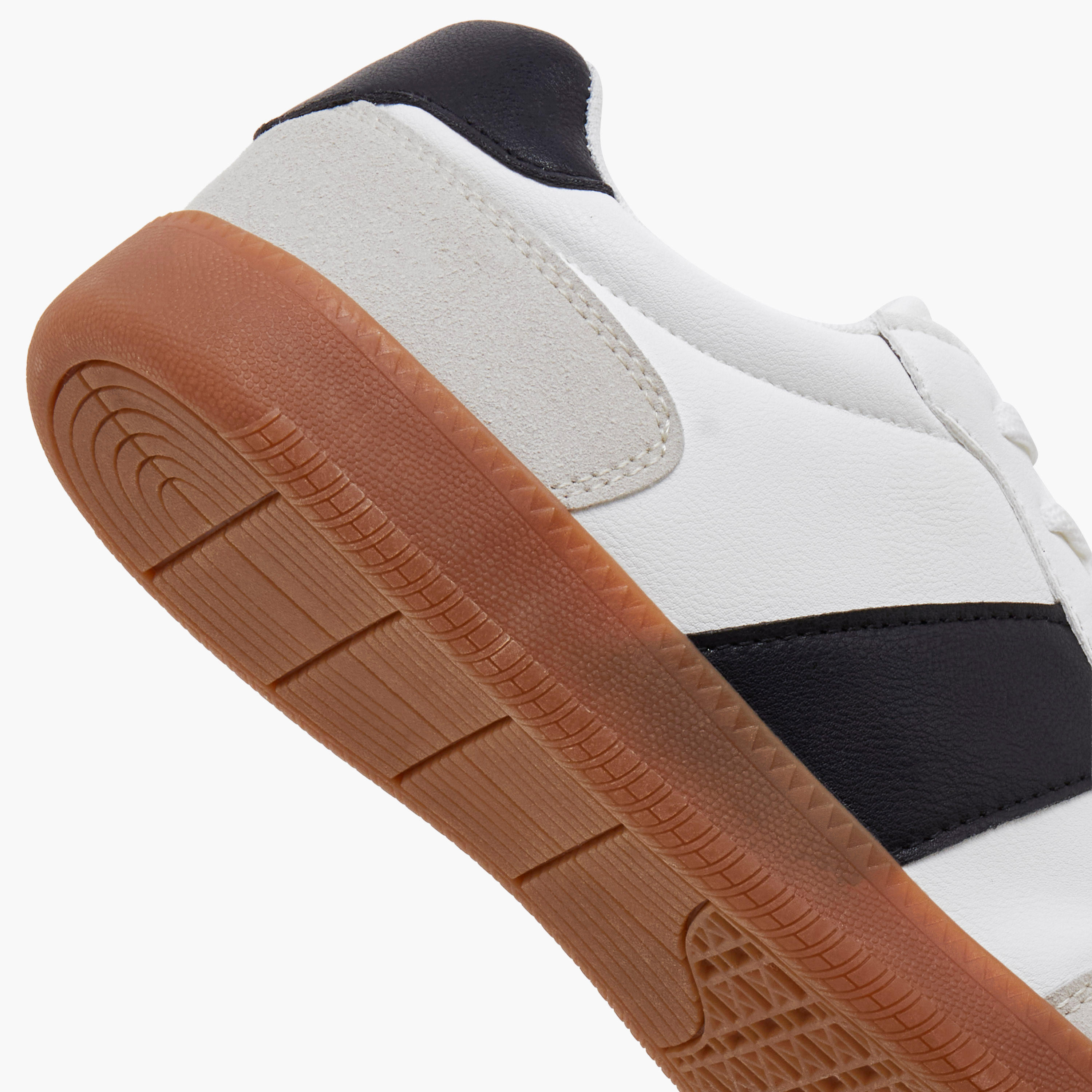 حذاء سنيكرز بطول الكاحل ورباط إغلاق للرجال من إل بي إل من شو إكسبريس-men-shoes-sneakers-image-10