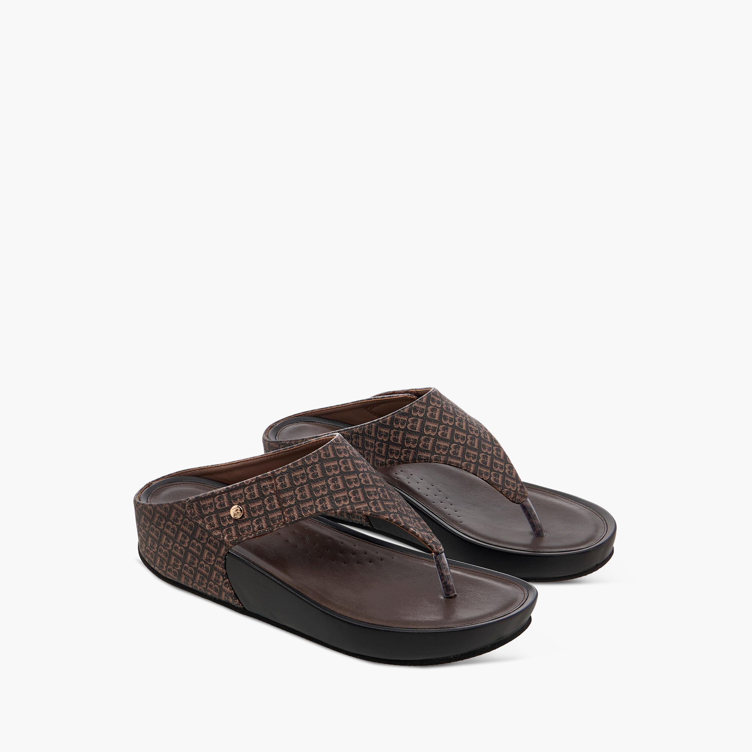 صندل مريح سهل الارتداء بكعب ويدج وطبعات مونوجرام من فلورا بيلا-women-shoes-sandals-heeled-image-1
