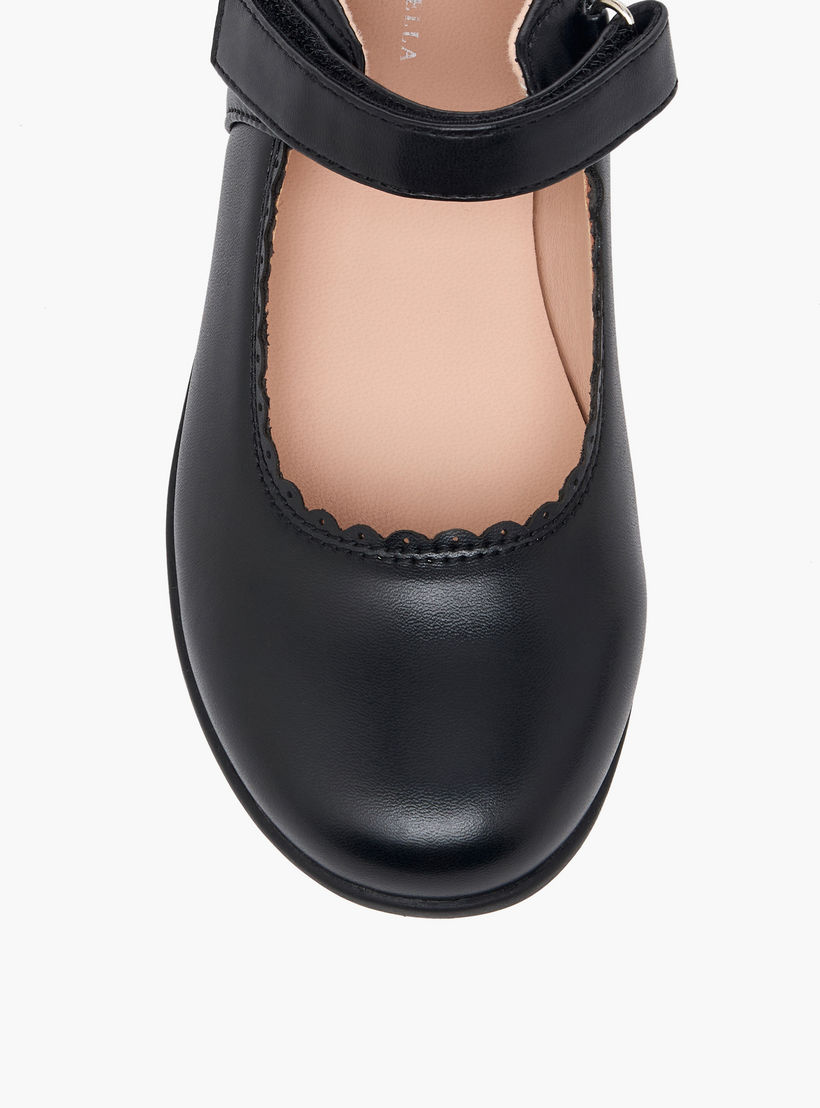 حذاء مدرسي بتفاصيل حواف متموجة وشريط إغلاق لاصق للبنات من فلورا بيلا-girls-shoes-maryjanes-image-7