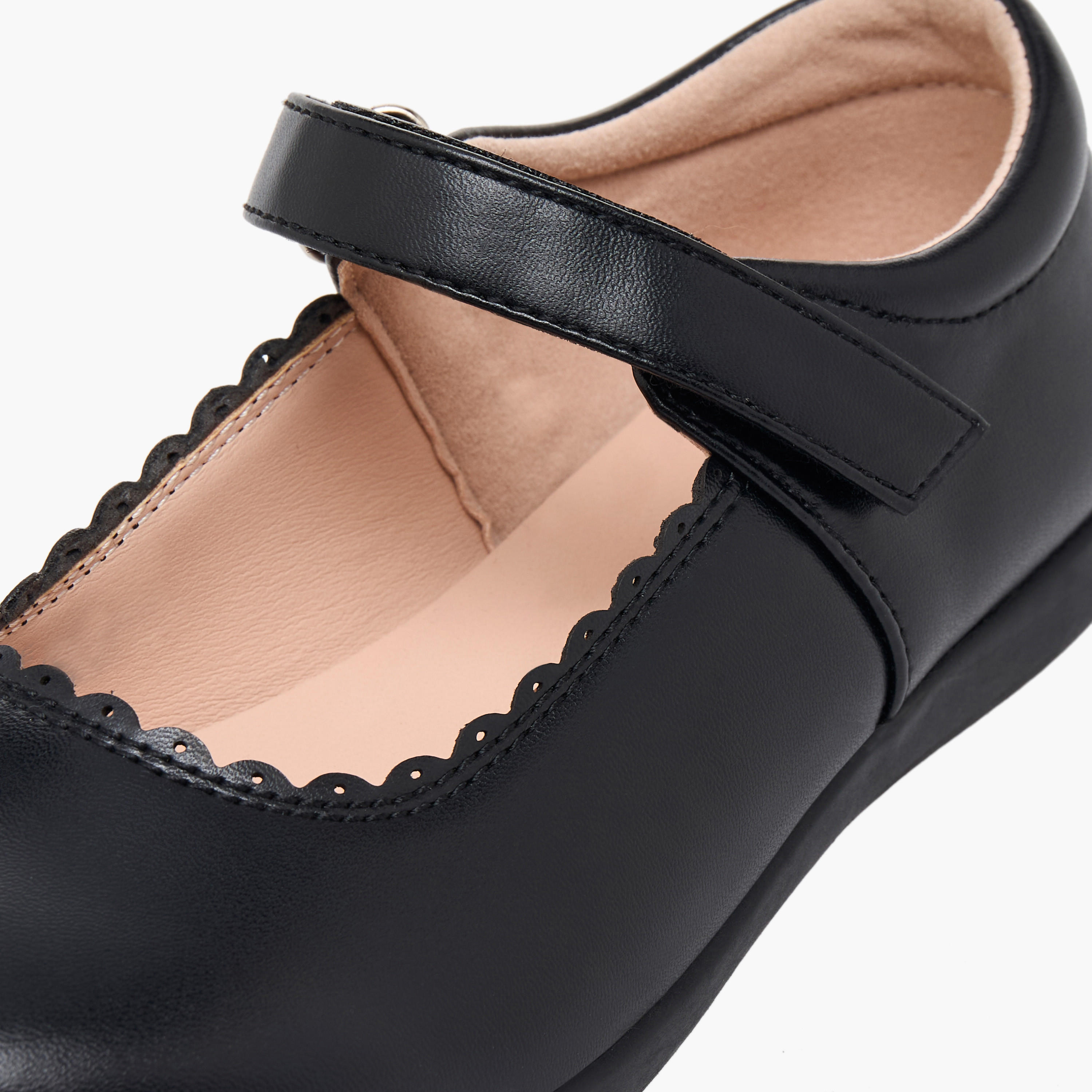 حذاء مدرسي بتفاصيل حواف متموجة وشريط إغلاق لاصق للبنات من فلورا بيلا-girls-shoes-maryjanes-image-8