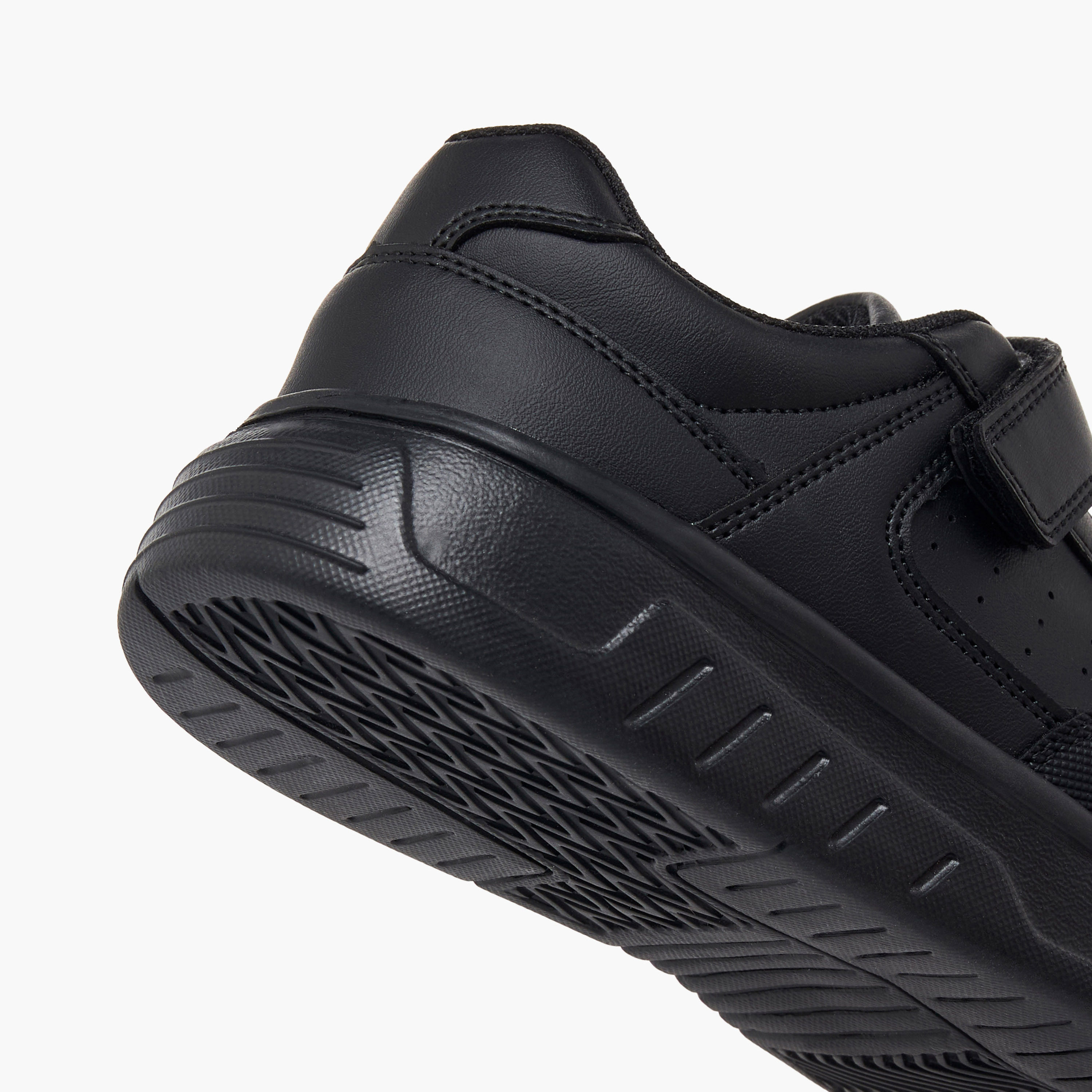 حذاء مدرسي بشريط إغلاق للأولاد من أل بي أل من شو إكسبريس-boys-shoes-schoolshoes-image-8
