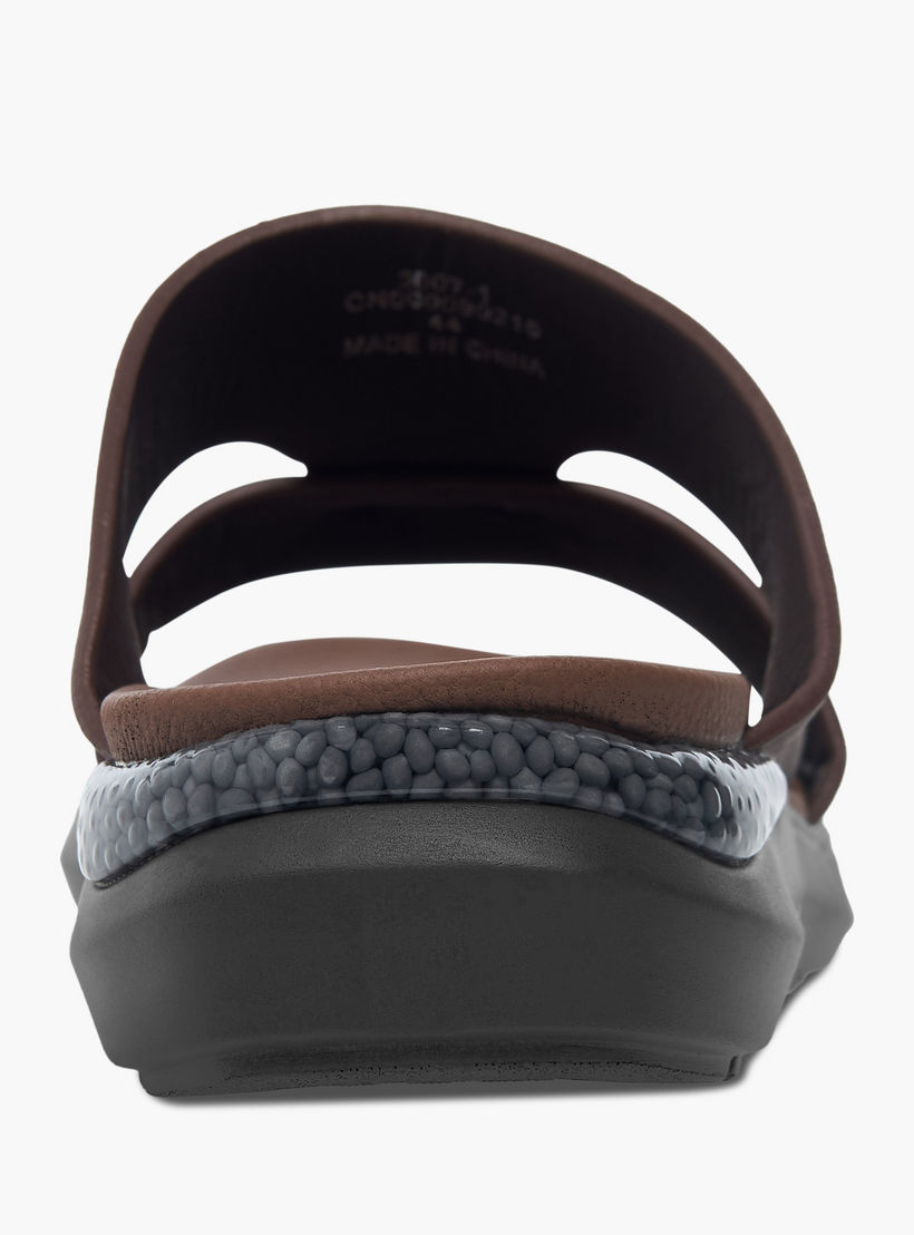 صندل مريح سهل الارتداء بزينة معدنية من لو كونفورت-men-shoes-sandals-image-4