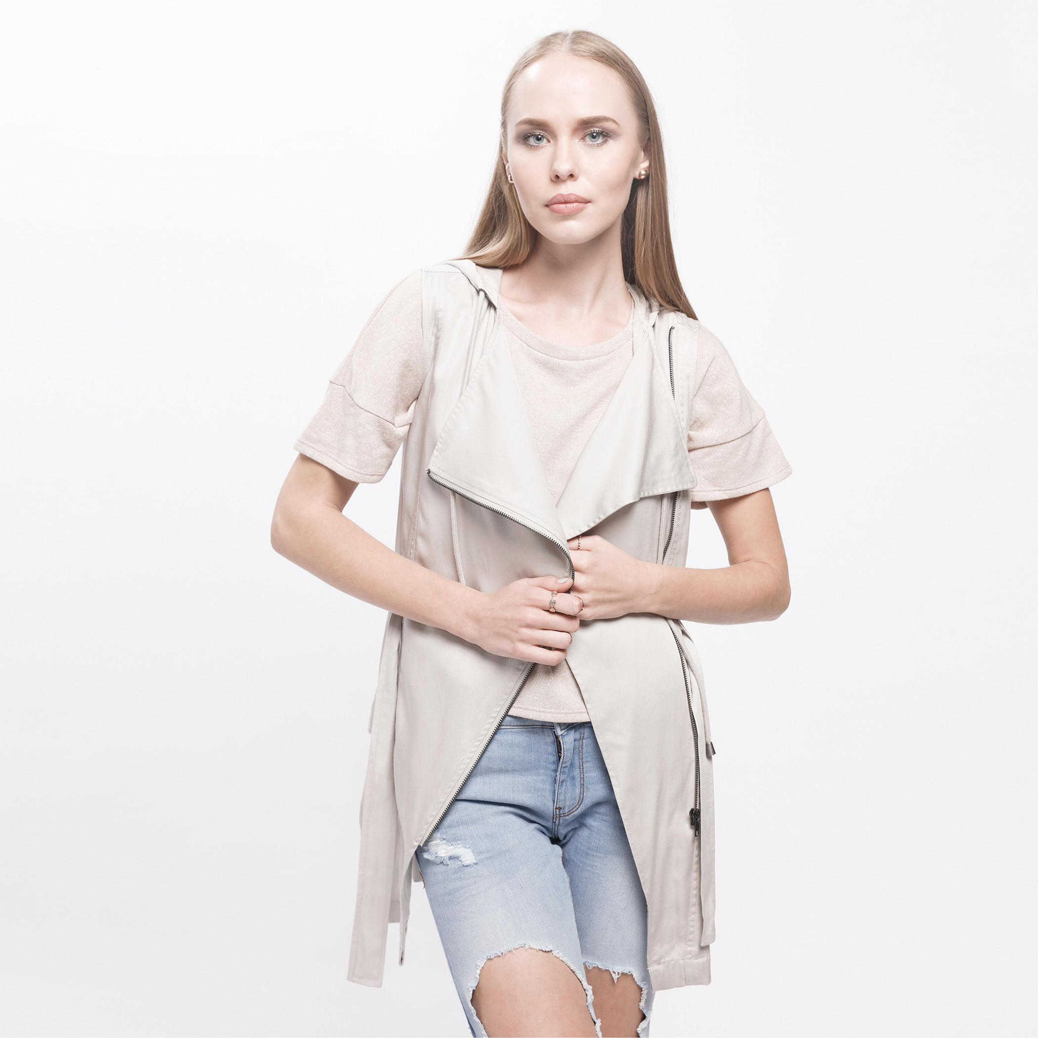Sleeveless Trench with Hood and Tie-Up-women-winterwear-coatsandjackets-jackets-image-1