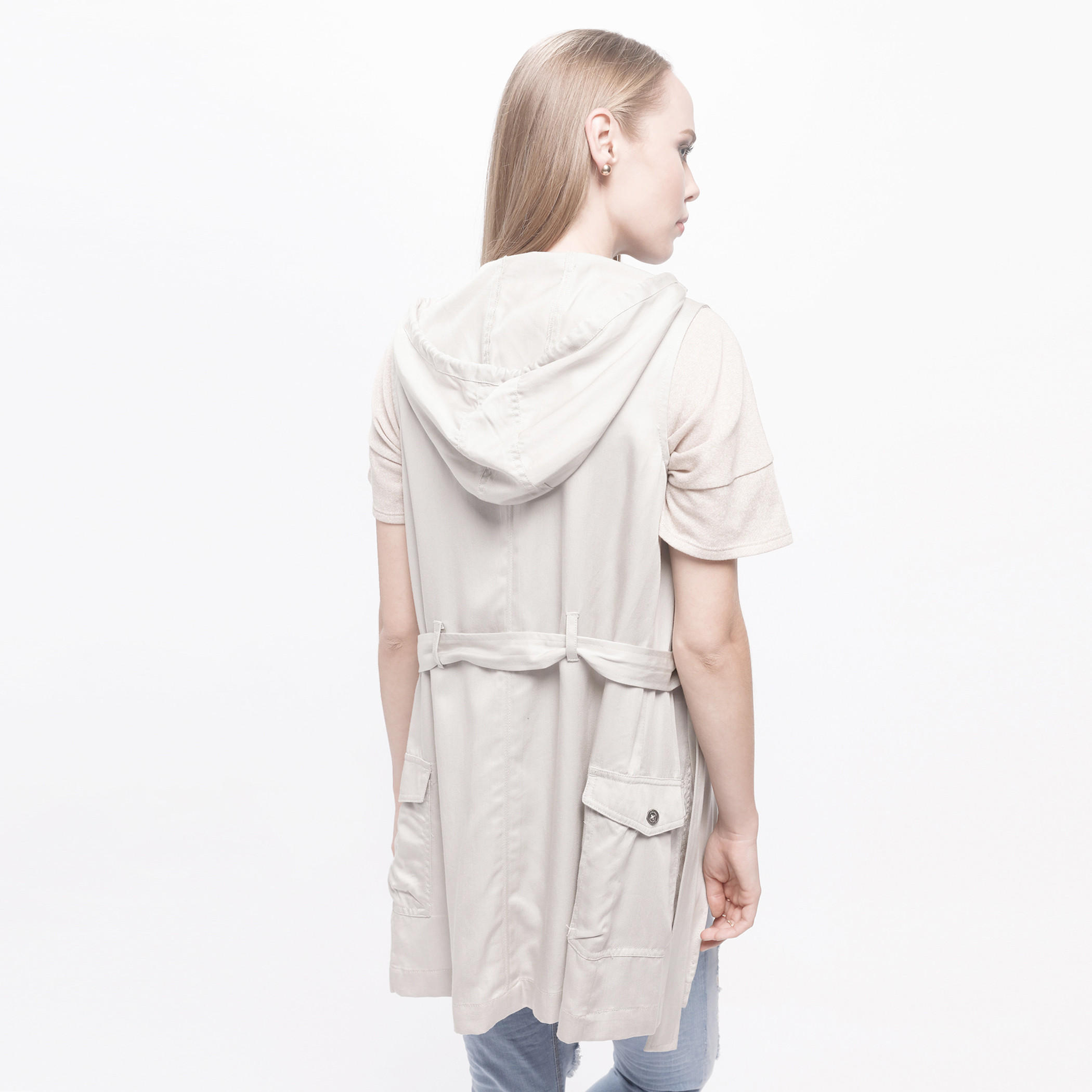 Sleeveless Trench with Hood and Tie-Up-women-winterwear-coatsandjackets-jackets-image-2