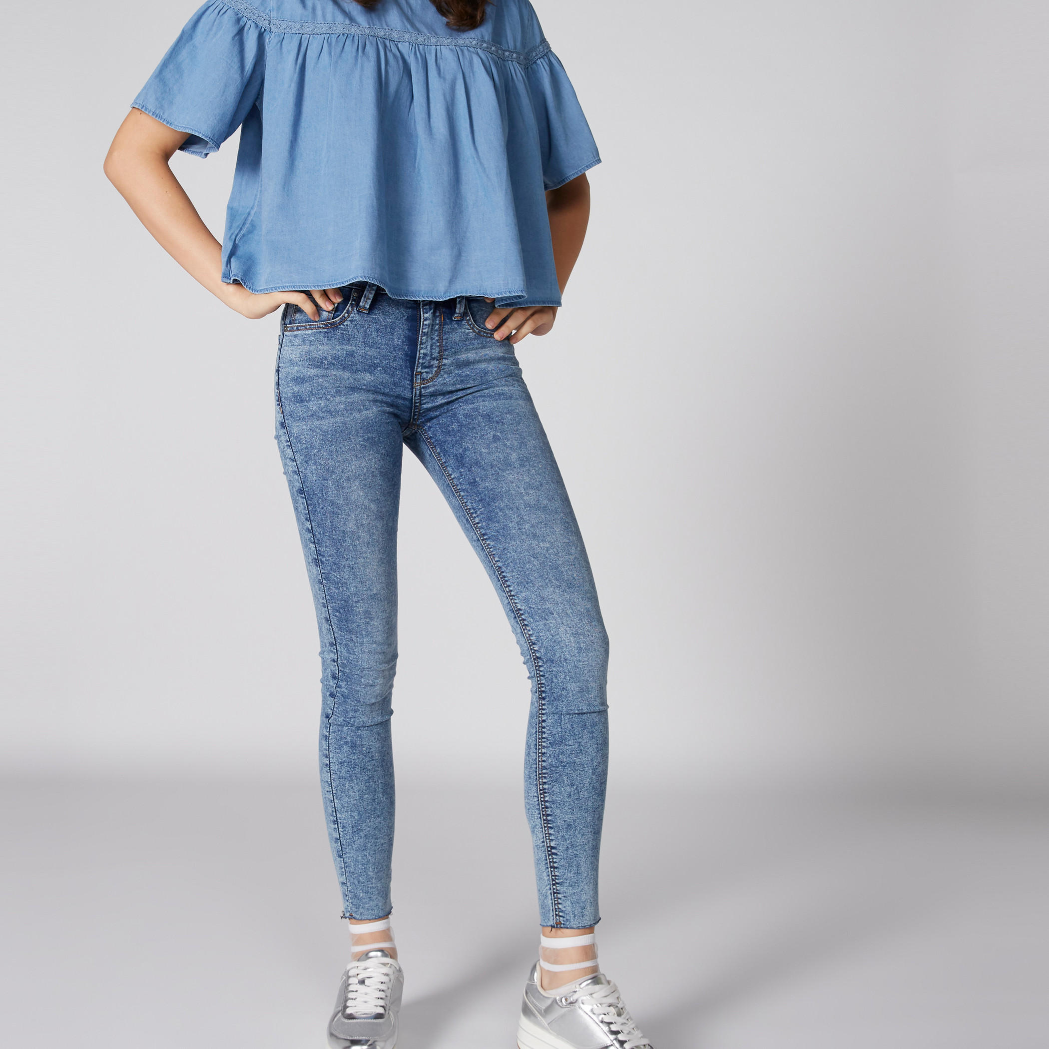 بنطال جينز طويل بسحاب وجيوب-women-clothing-bottoms-jeans-image-1