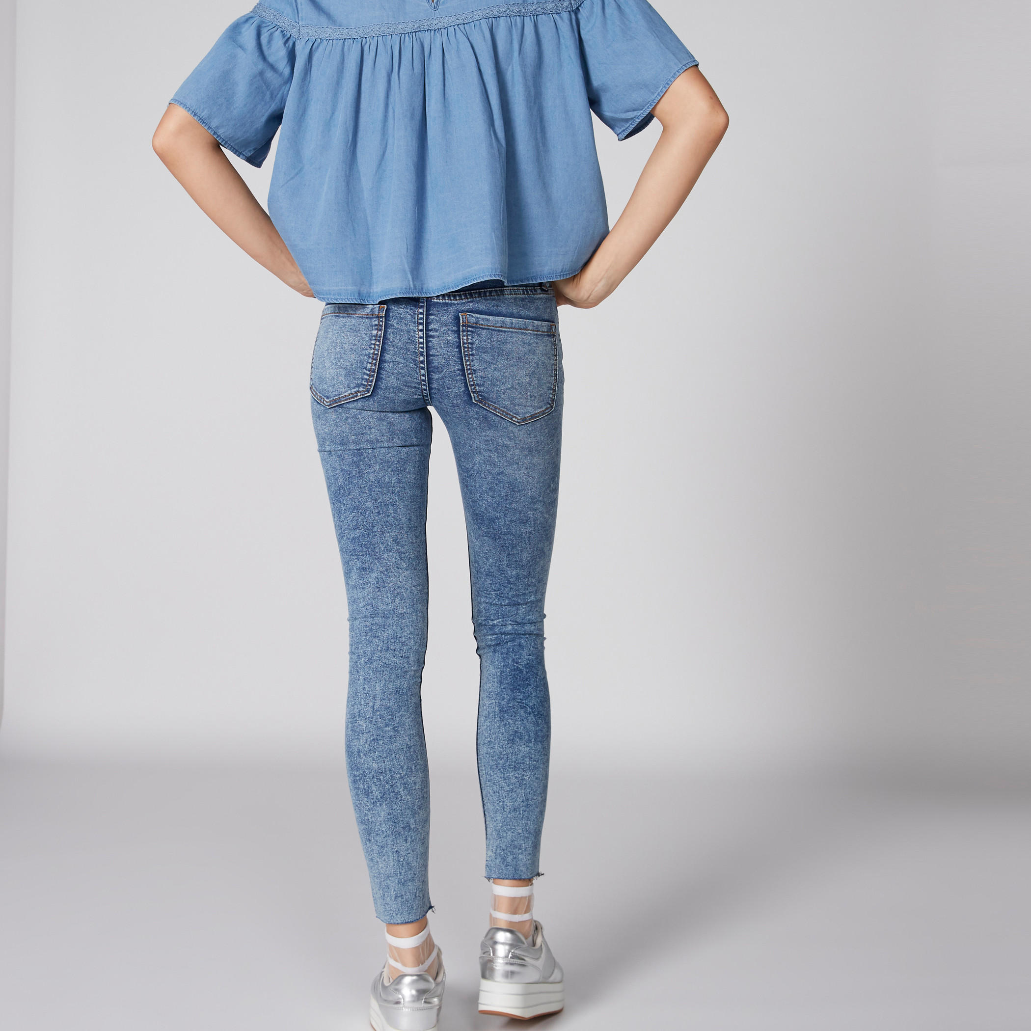بنطال جينز طويل بسحاب وجيوب-women-clothing-bottoms-jeans-image-2
