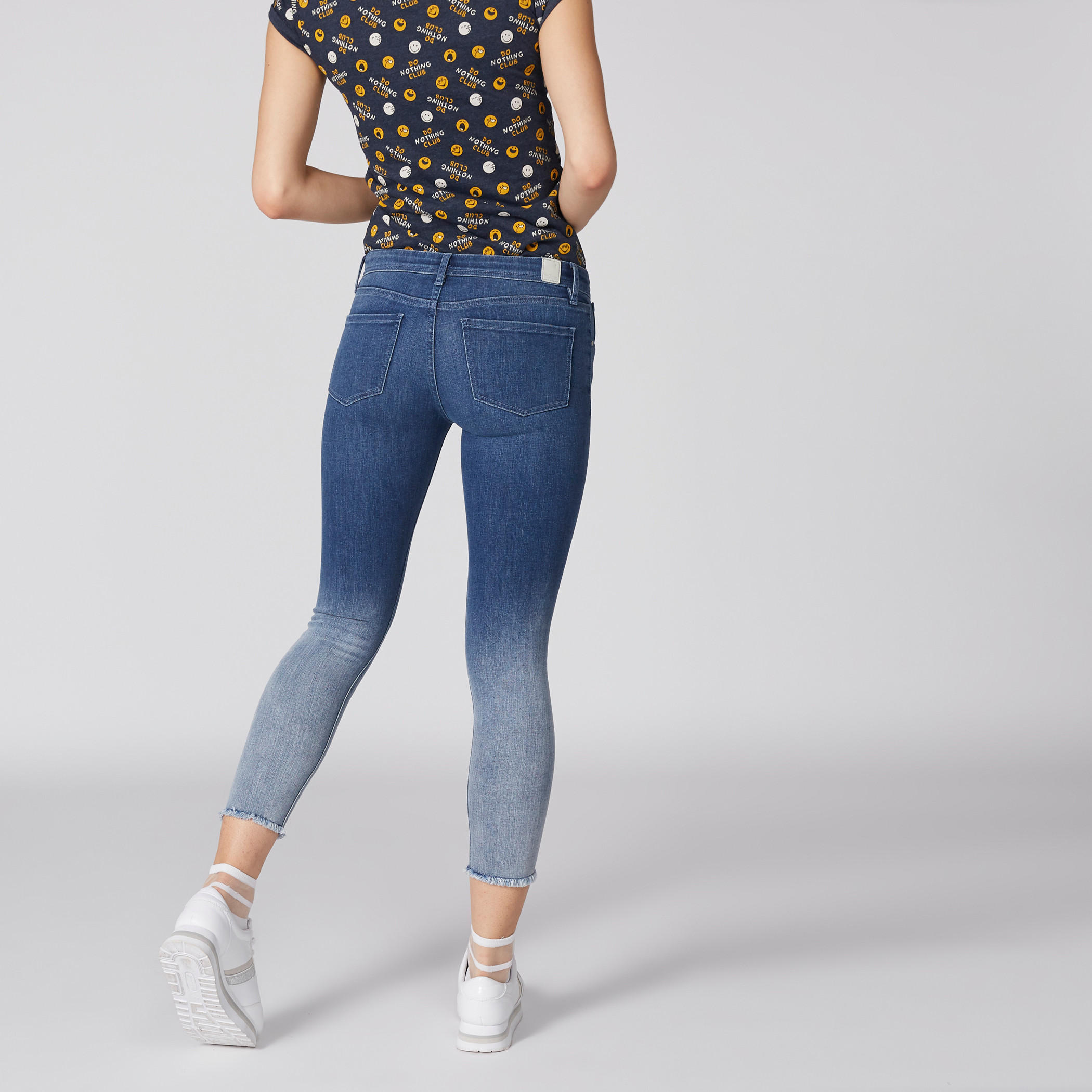 بنطال جينز قصير بزر إغلاق وجيوب من لي كوبر-women-clothing-bottoms-jeans-image-3