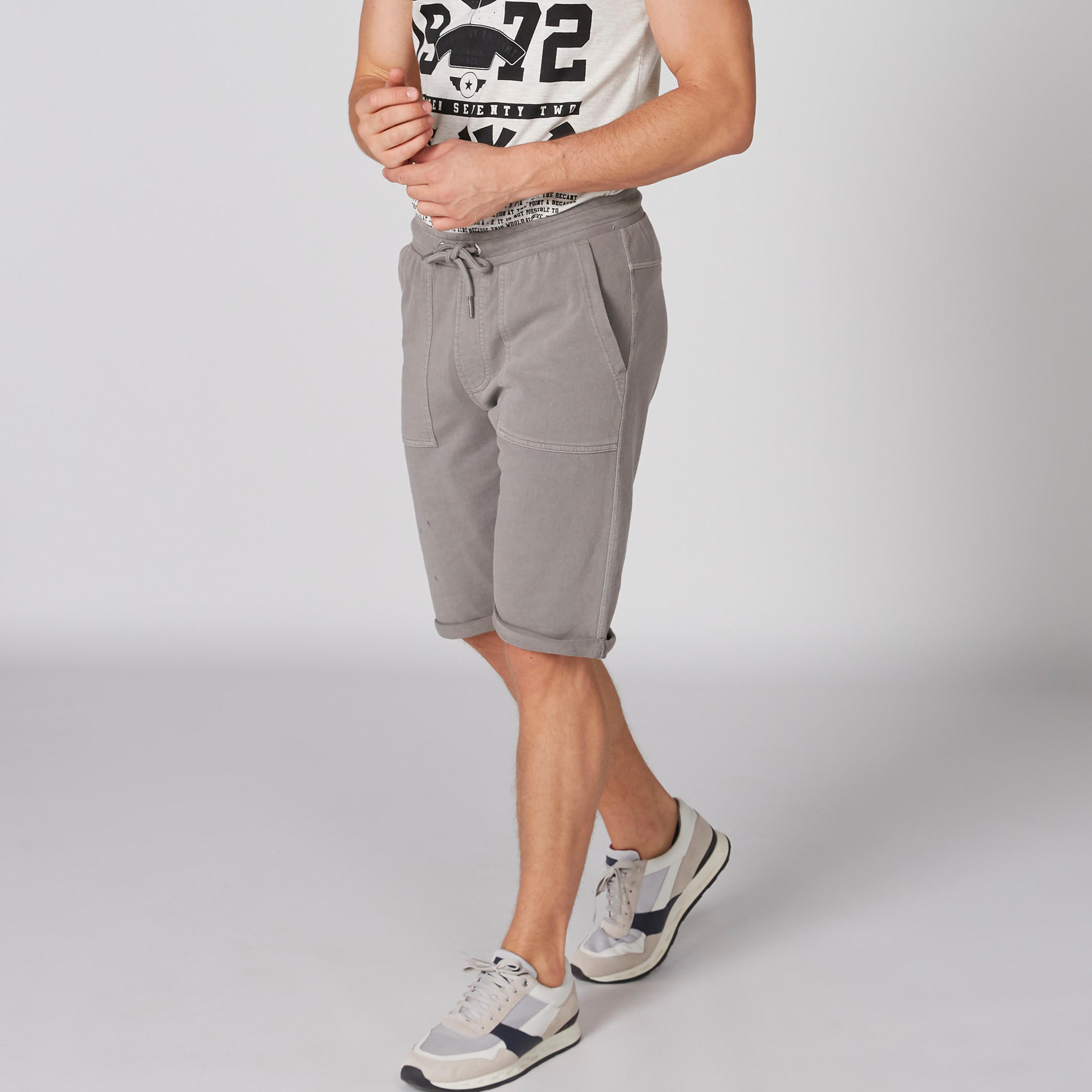 شورت بخصر مطّاطي وجيوب من لي كوبر-men-clothing-bottoms-shorts-image-3