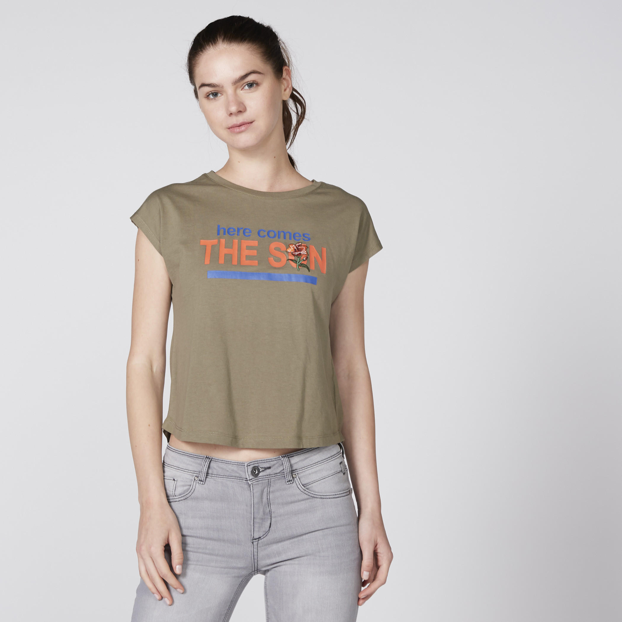 بلوزة قصيرة بياقة مستديرة وأكمام متصلة وطبعات من لي كوبر-women-clothing-tshirts-image-2