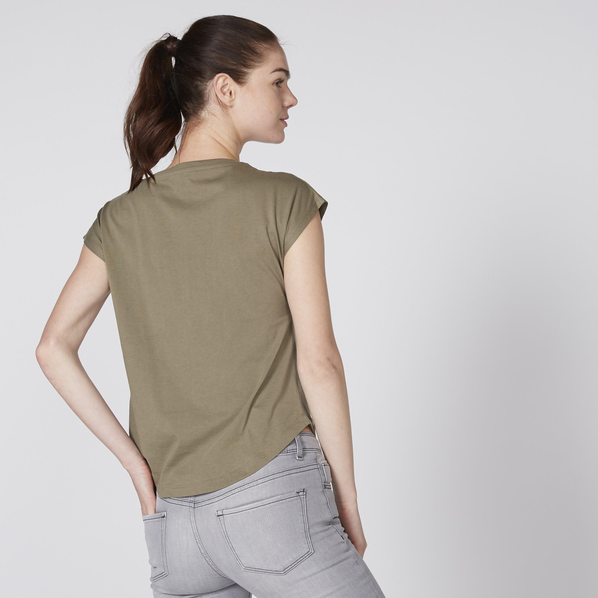 بلوزة قصيرة بياقة مستديرة وأكمام متصلة وطبعات من لي كوبر-women-clothing-tshirts-image-3