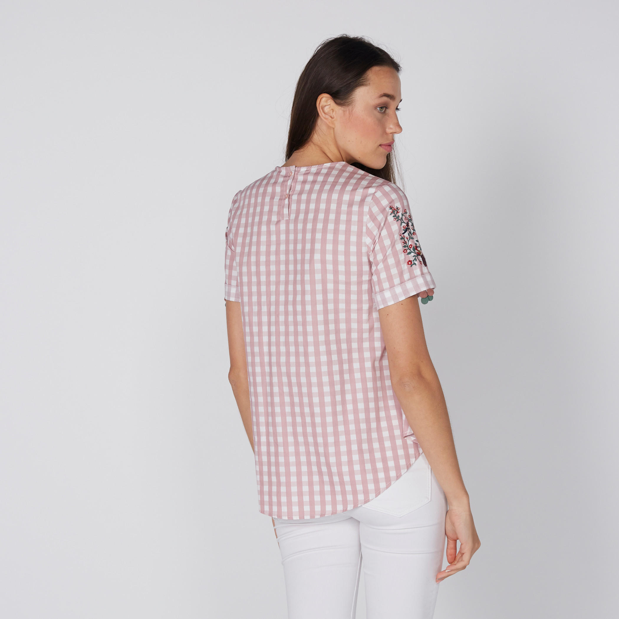 بلوزة كاروهات بأكمام قصيرة وحوّاف غير مستوية-women-clothing-shirtsandblouses-blouses-image-3