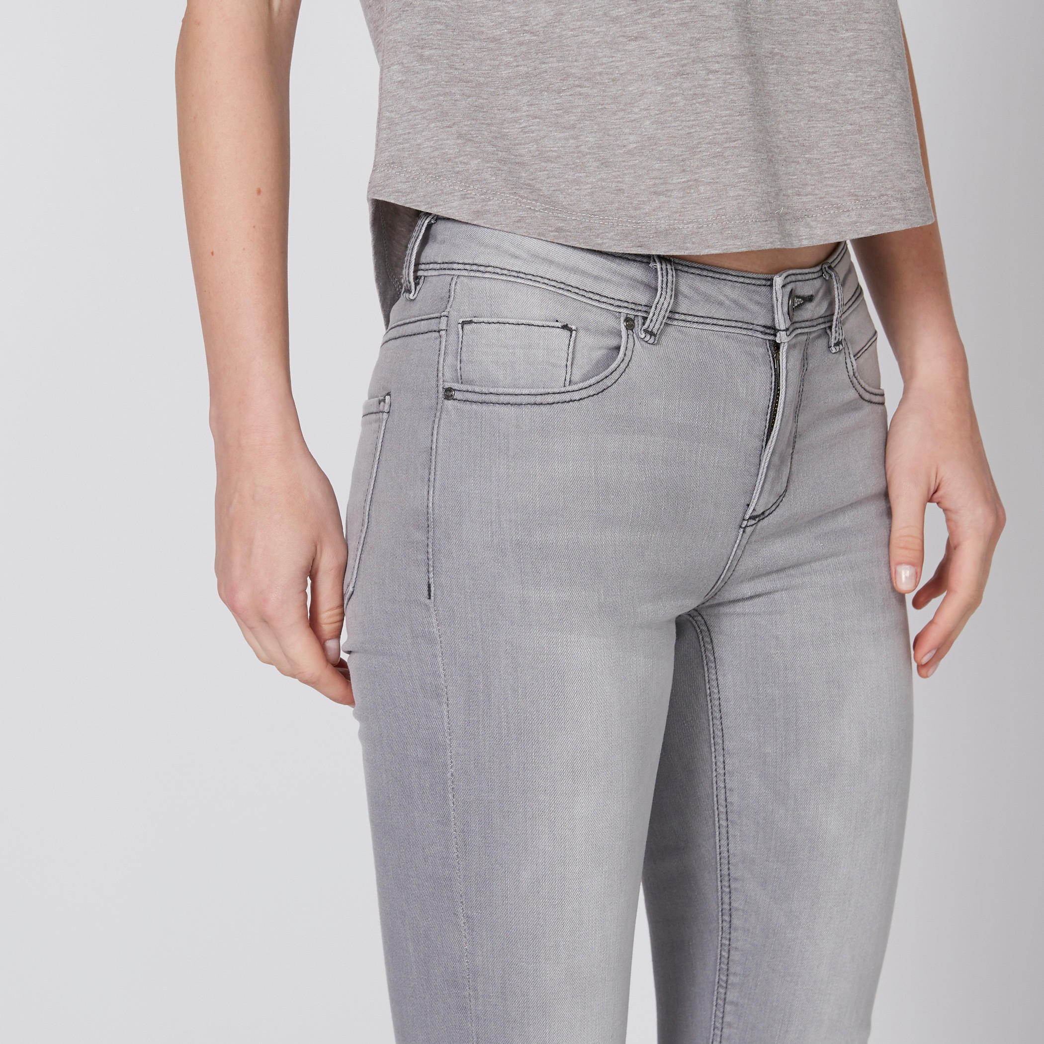 بنطال جينز طويل بزر إغلاق وجيوب من لي كوبر-women-clothing-bottoms-jeans-image-3