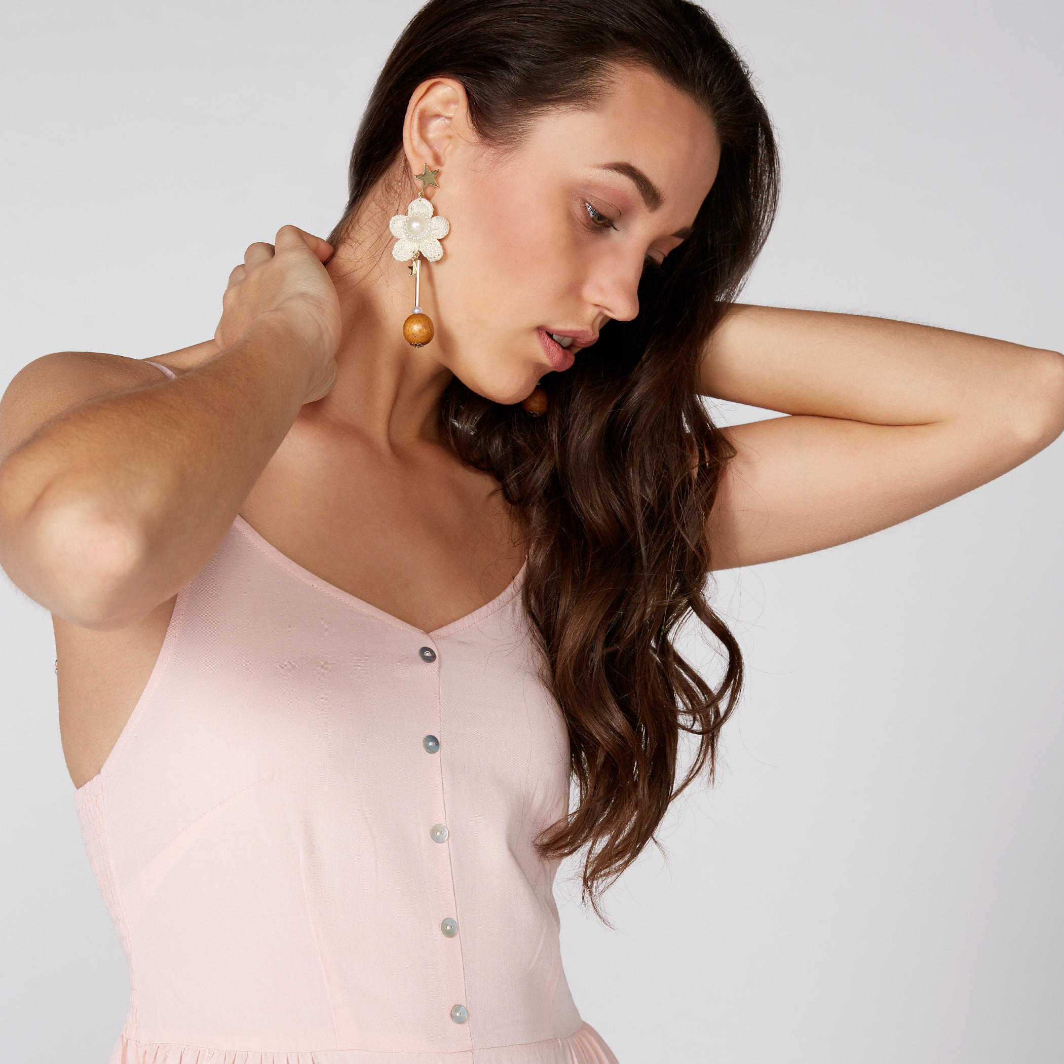 فستان طويل بحمّالات رفيعة وأزرار من لي كوبر-women-clothing-dresses-image-4