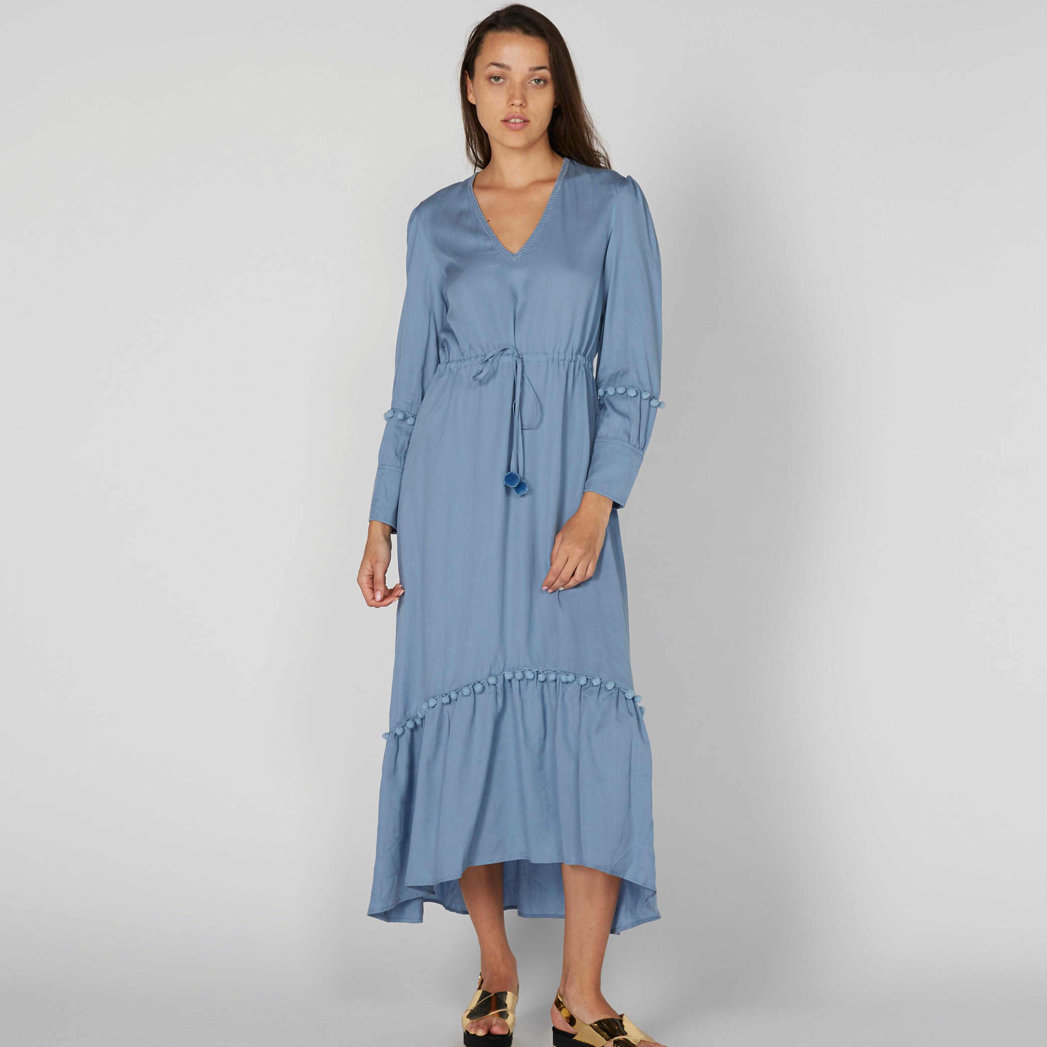 فستان بياقة V ورباط من لي كوبر-women-clothing-dresses-image-1