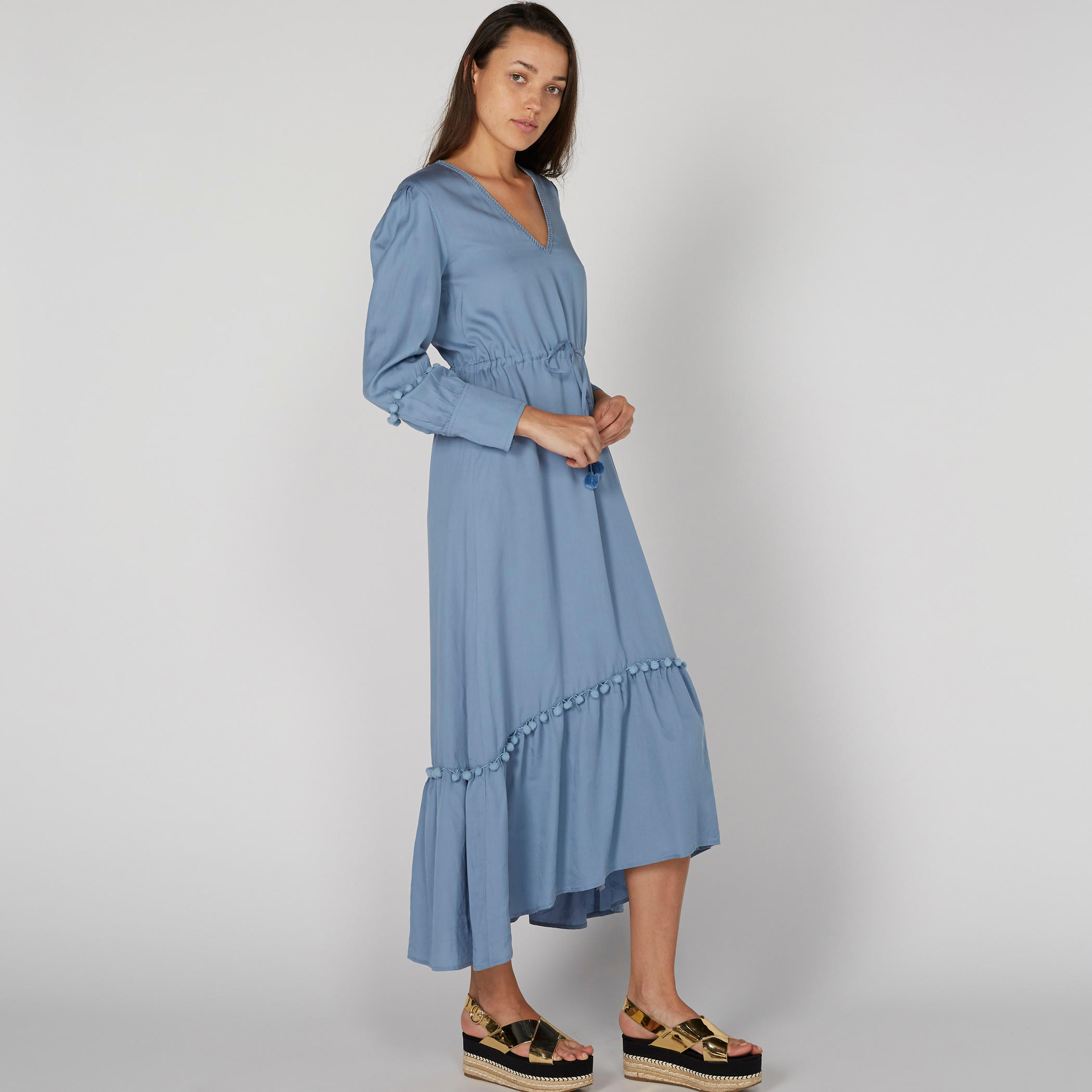 فستان بياقة V ورباط من لي كوبر-women-clothing-dresses-image-3