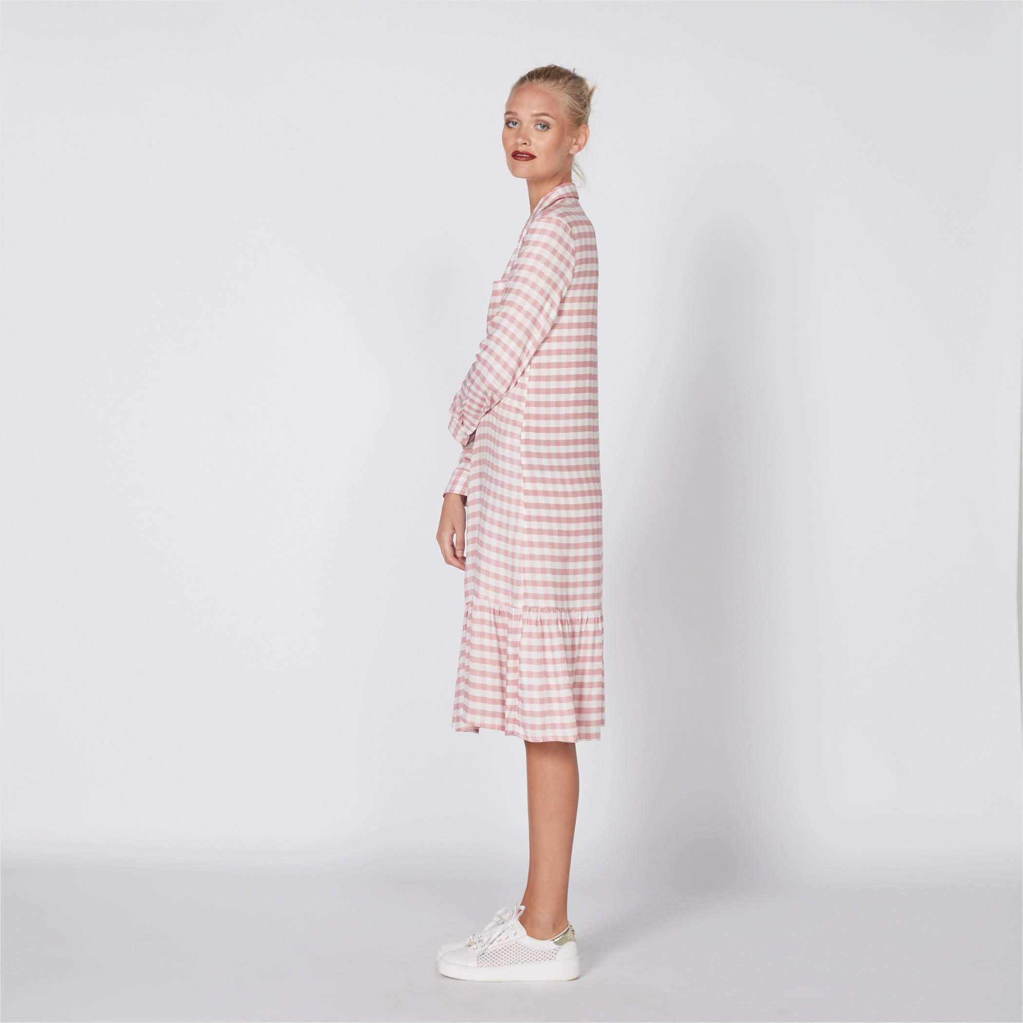 فستان كاروهات متوسط الطول بأكمام طويلة وجيب من لي كوبر-women-clothing-dresses-image-4