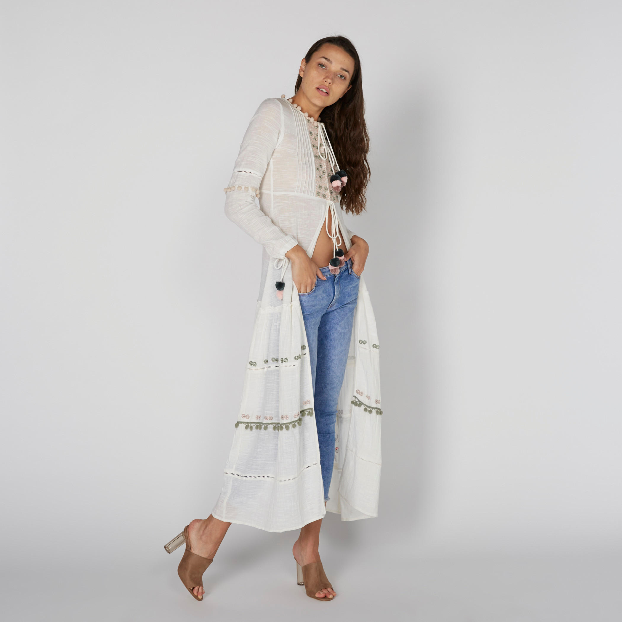 تونيك مفتوح من الأمام برباط وكرات بوم بوم من لي كوبر-women-clothing-dresses-image-2