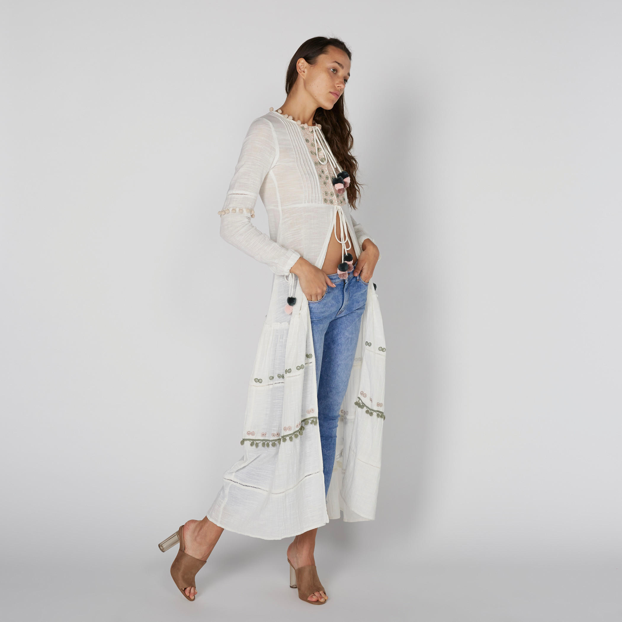تونيك مفتوح من الأمام برباط وكرات بوم بوم من لي كوبر-women-clothing-dresses-image-4