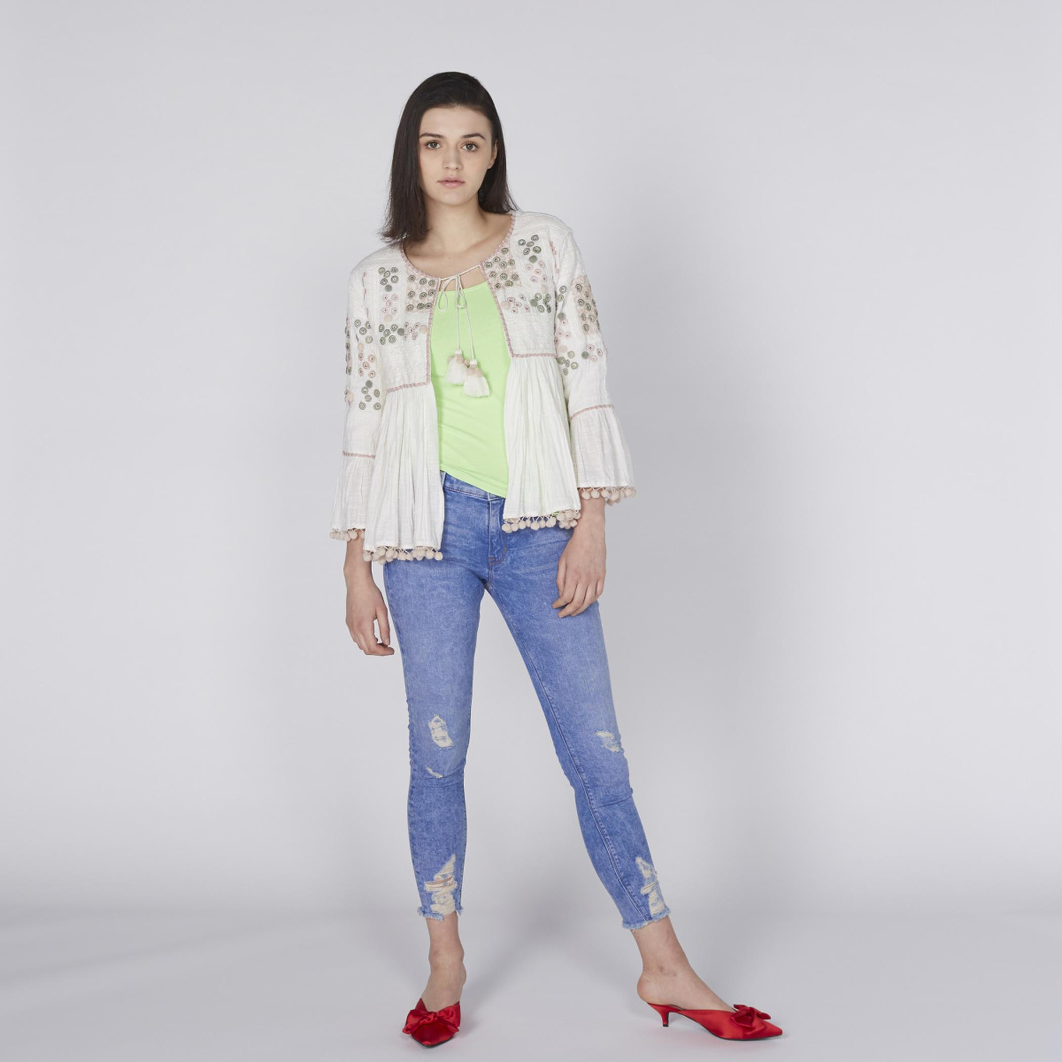 سترة مطرّزة بأكمام واسعة ورباط من لي كوبر-women-clothing-shirtsandblouses-blouses-image-1