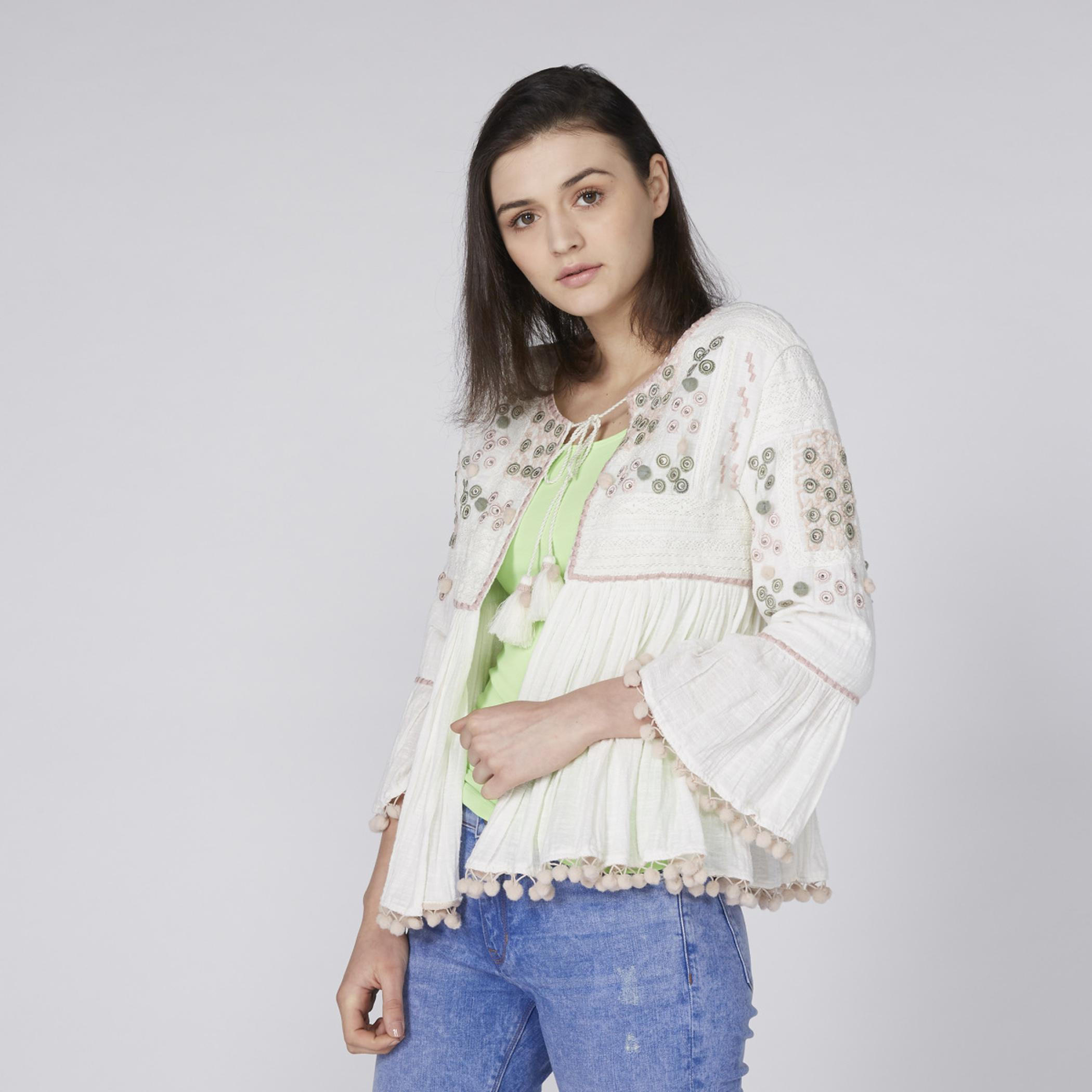 سترة مطرّزة بأكمام واسعة ورباط من لي كوبر-women-clothing-shirtsandblouses-blouses-image-2