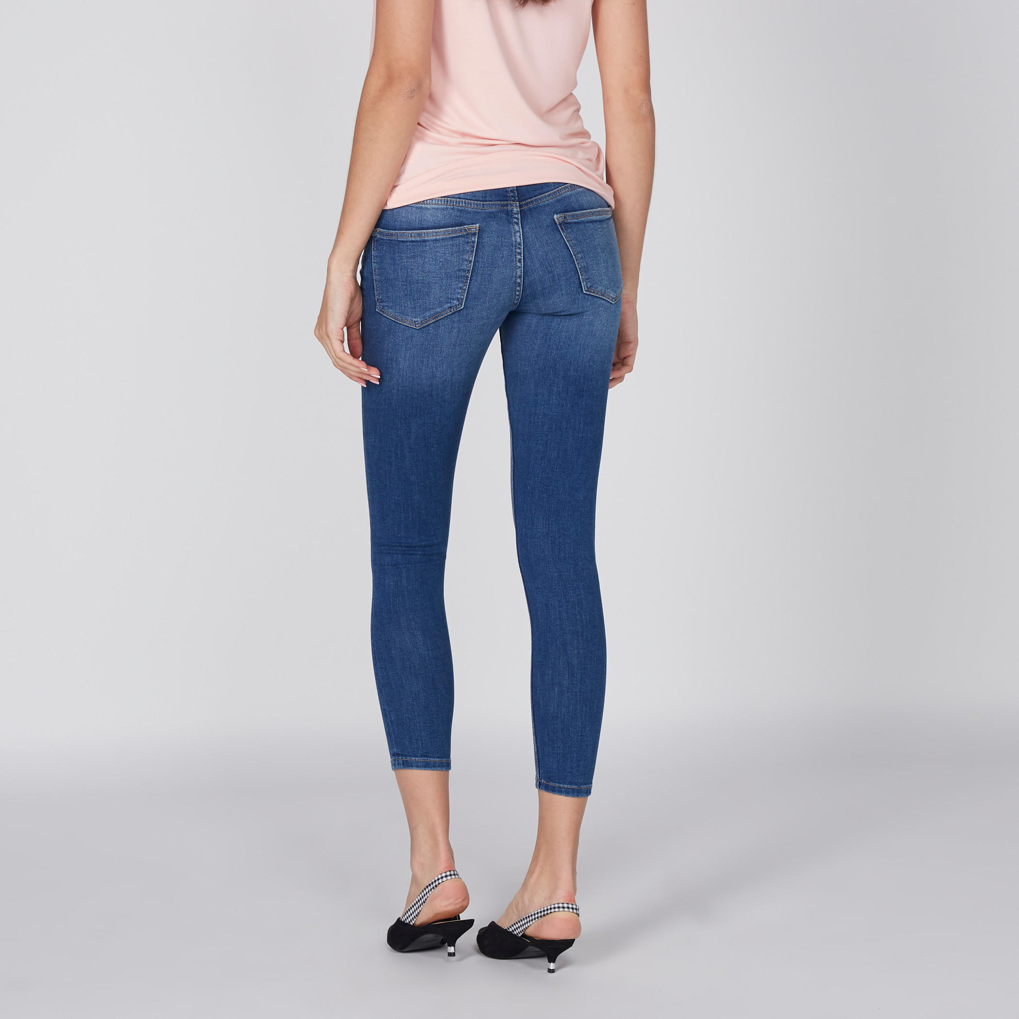 بنطال جينز قصير بجيوب من لي كوبر-women-clothing-bottoms-jeans-image-5