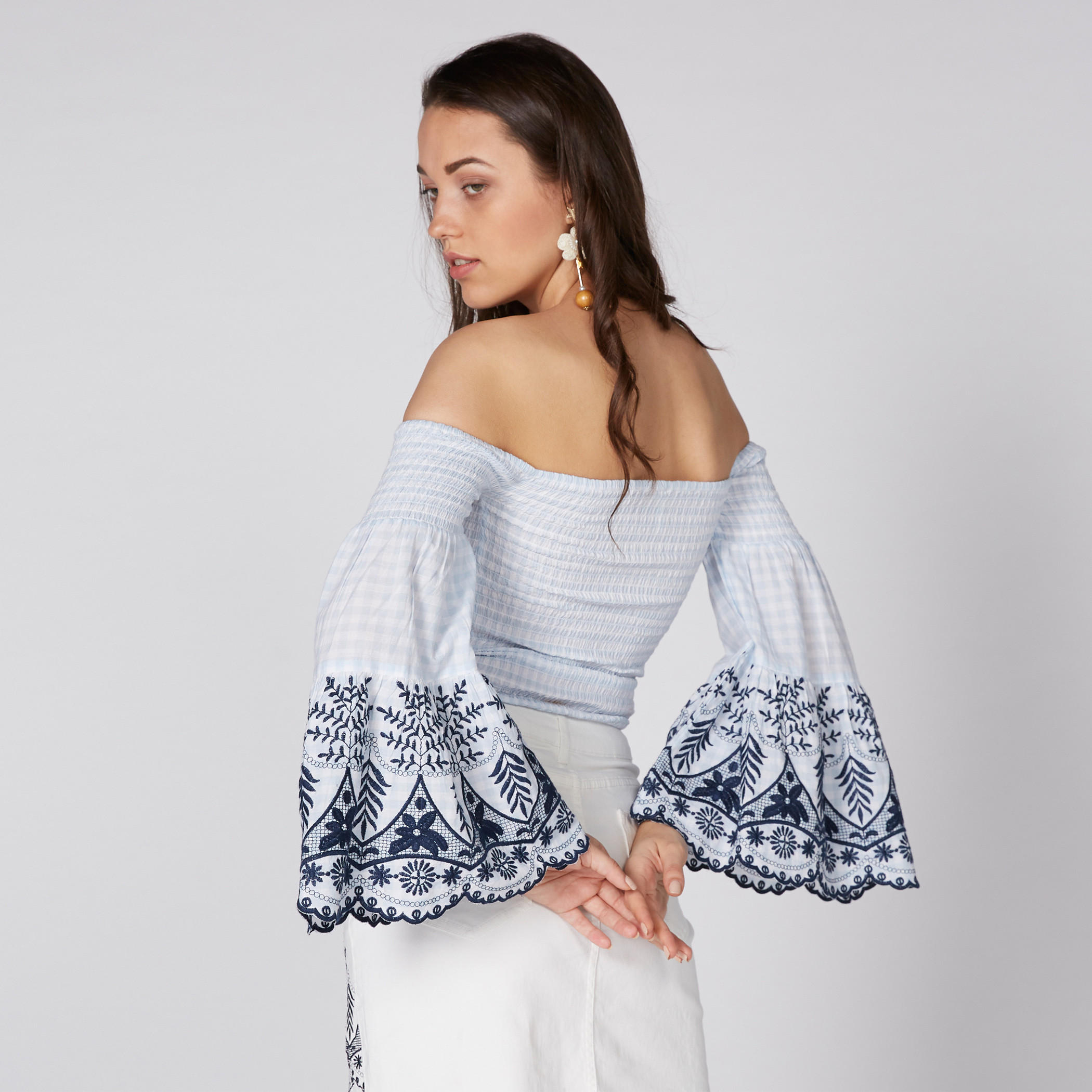 بلوزة مطرّزة بأكتاف مكشوفة وأكمام واسعة من لي كوبر-women-clothing-shirtsandblouses-blouses-image-5