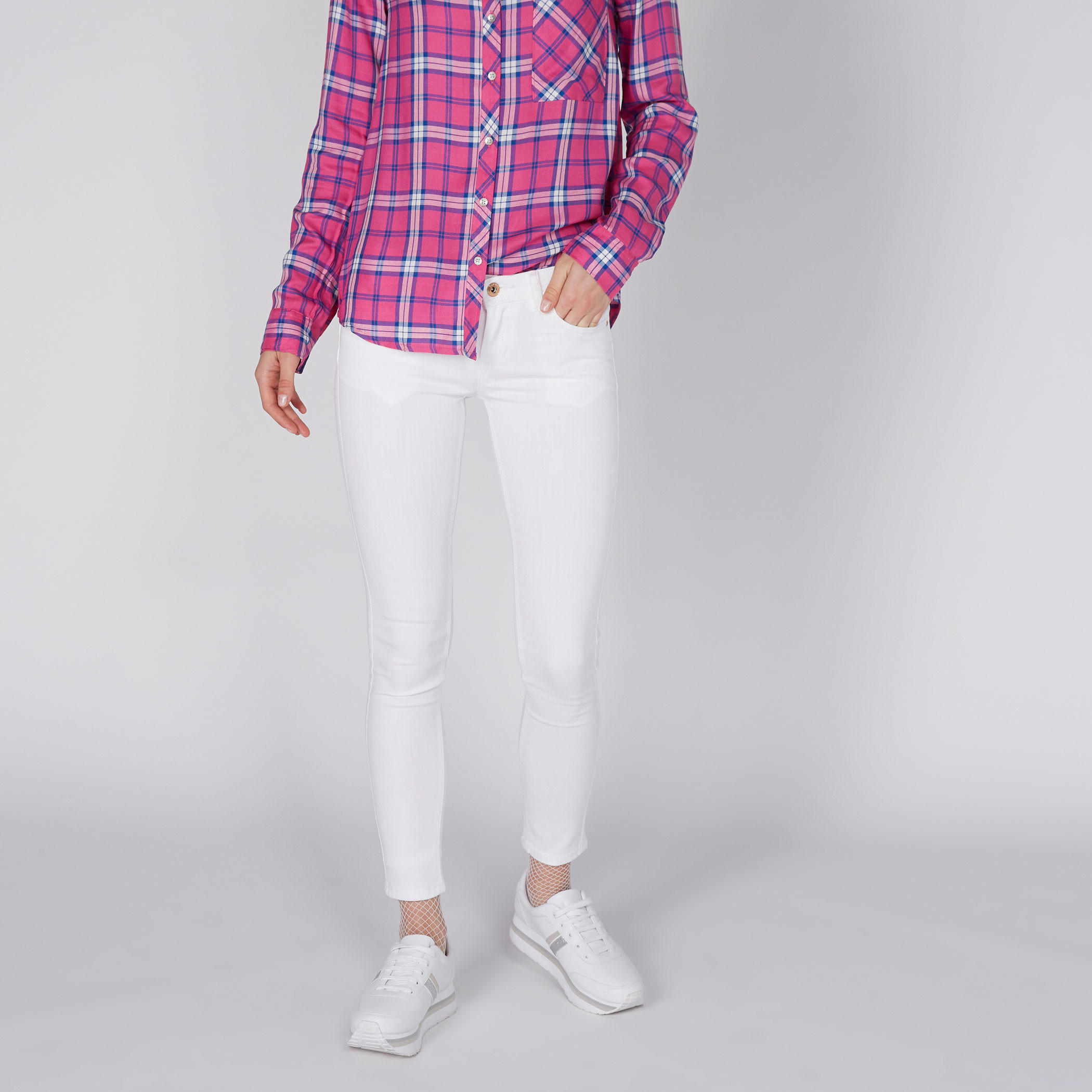 بنطال جينز بقصّة ضيّقة وزر إغلاق من لي كوبر-women-clothing-bottoms-jeans-image-1