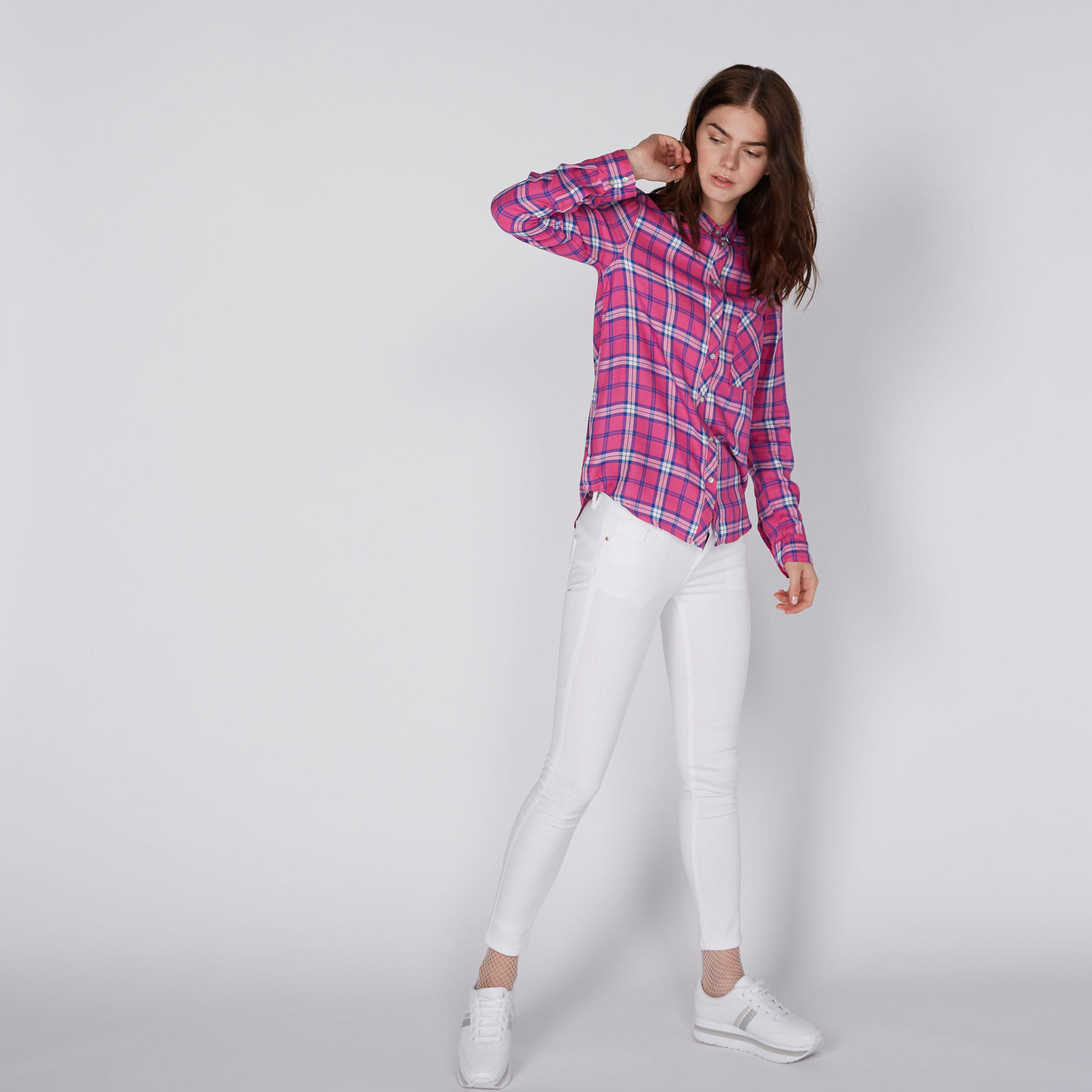 بنطال جينز بقصّة ضيّقة وزر إغلاق من لي كوبر-women-clothing-bottoms-jeans-image-2