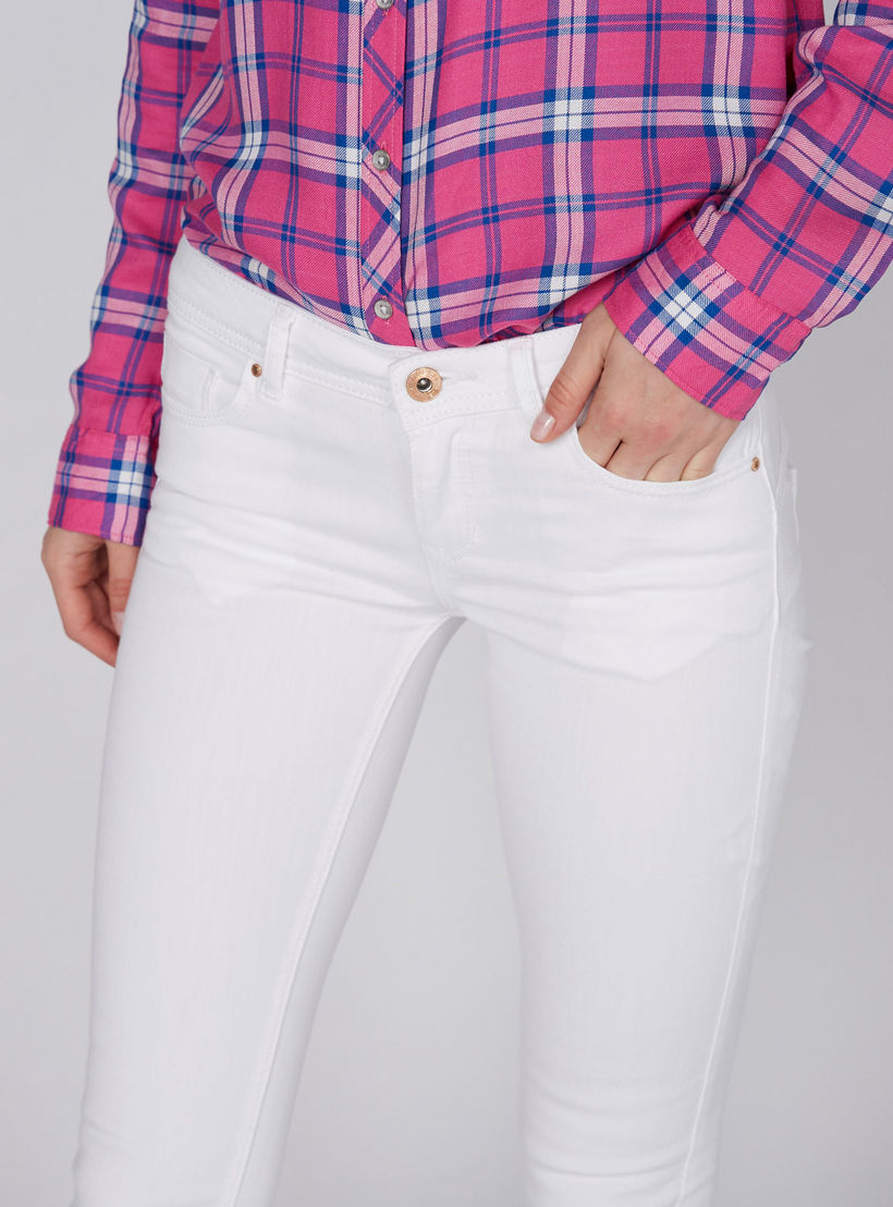 بنطال جينز بقصّة ضيّقة وزر إغلاق من لي كوبر-women-clothing-bottoms-jeans-image-3