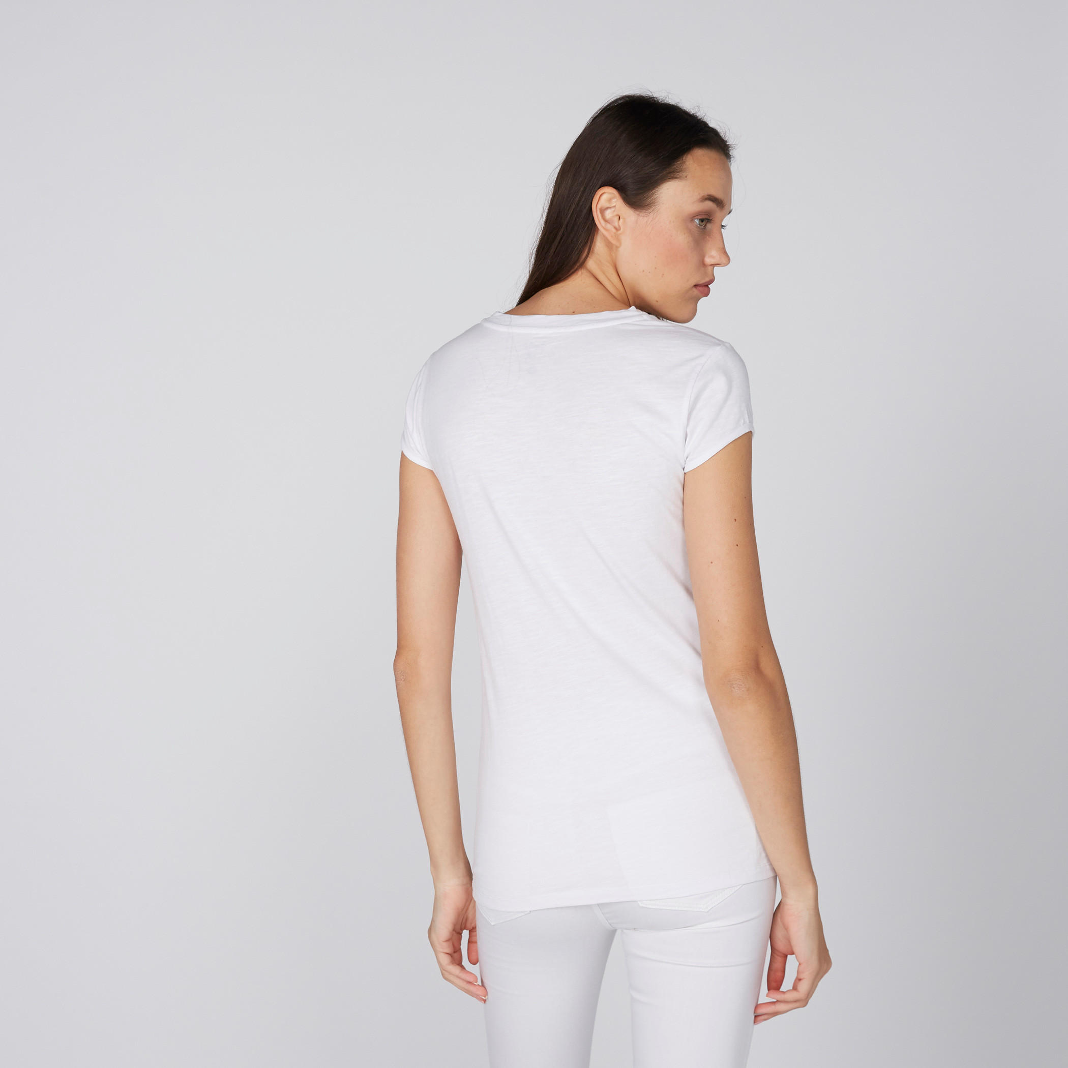 تيشيرت بأكمام كاب وطبعات وكرات بوم بوم من لي كوبر-women-clothing-tshirts-image-3