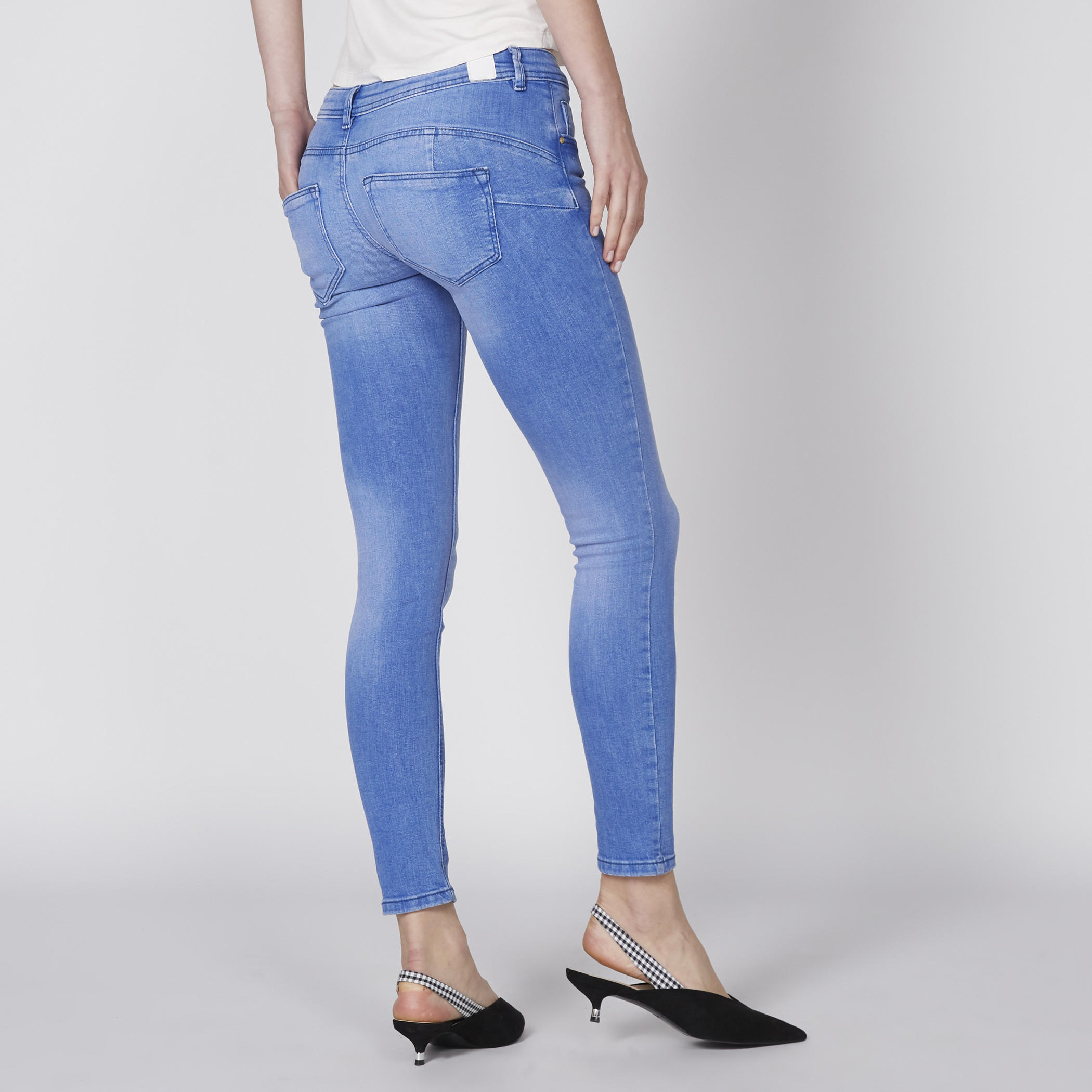 بنطال جينز طويل بزر إغلاق وجيوب من لي كوبر-women-clothing-bottoms-jeans-image-4