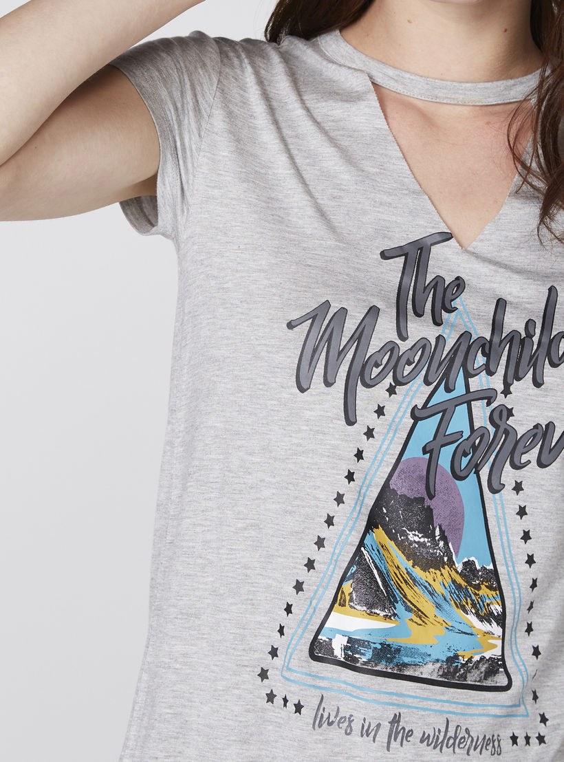تيشيرت بياقة طوق وأكمام كاب وطبعات من لي كوبر-women-clothing-tshirts-image-3