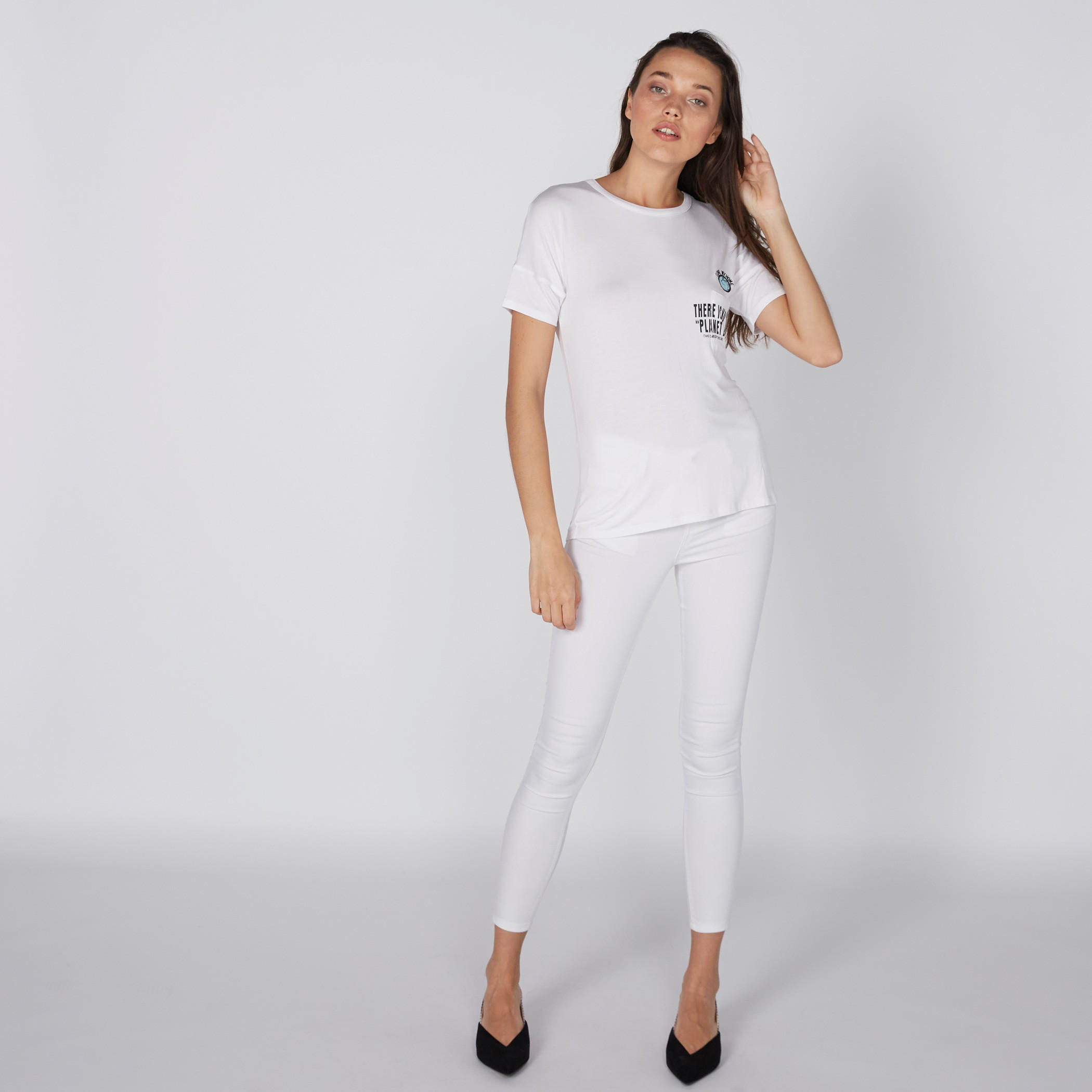 تيشيرت بأكمام قصيرة وطبعات من لي كوبر-women-clothing-tshirts-image-1