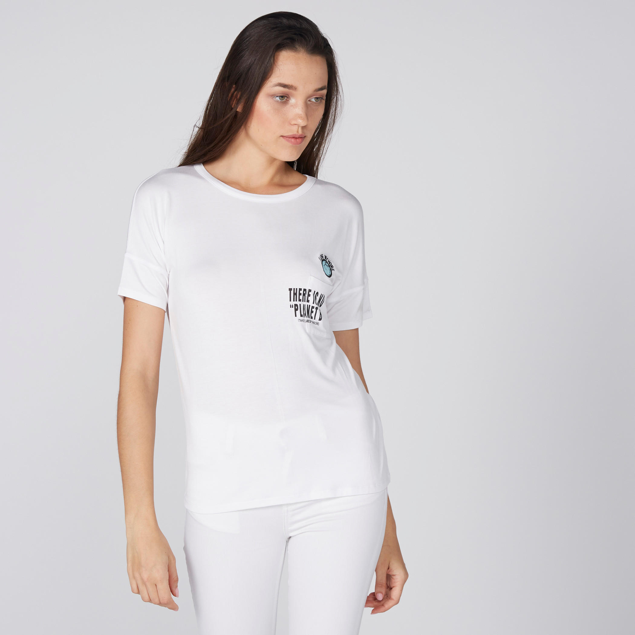 تيشيرت بأكمام قصيرة وطبعات من لي كوبر-women-clothing-tshirts-image-3
