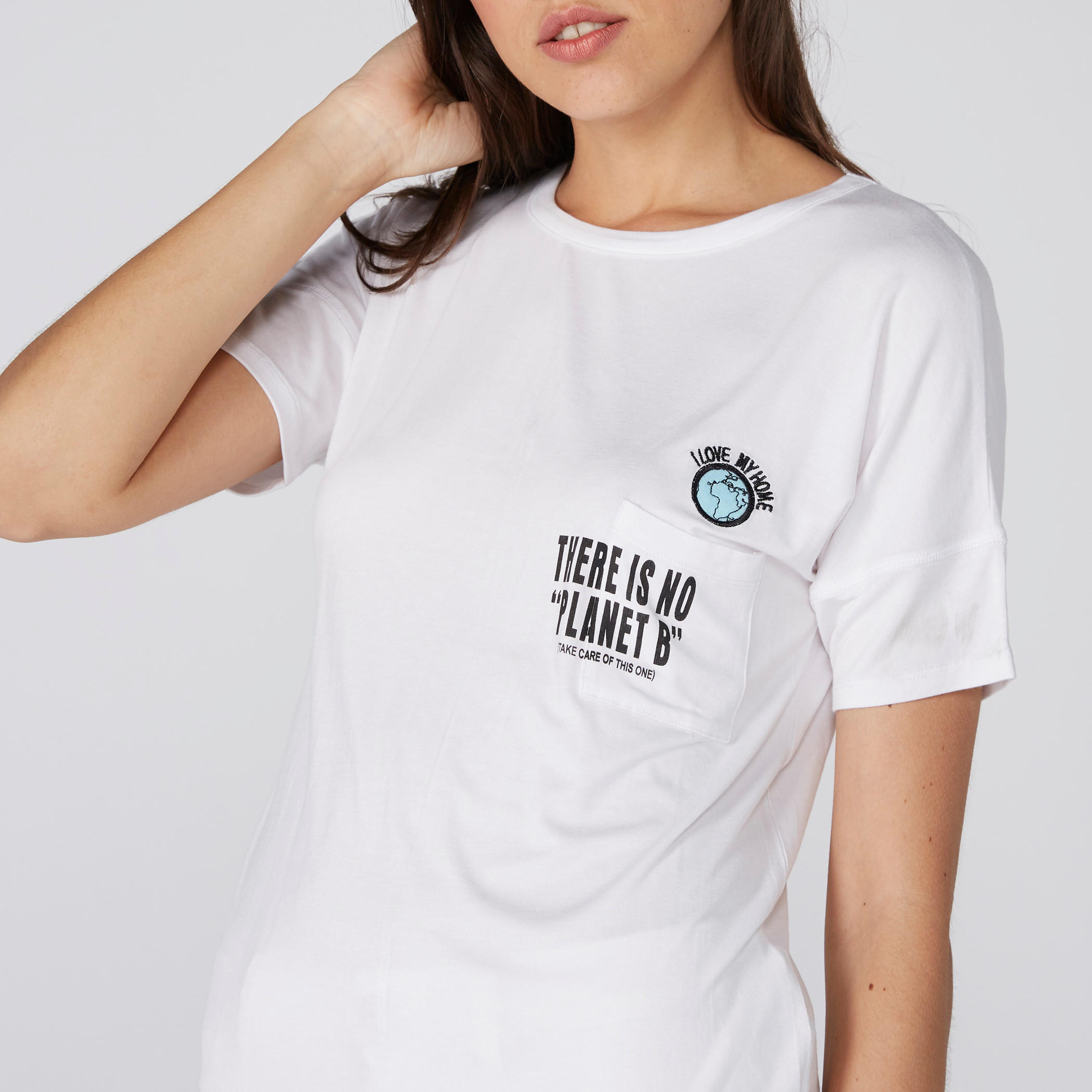 تيشيرت بأكمام قصيرة وطبعات من لي كوبر-women-clothing-tshirts-image-4