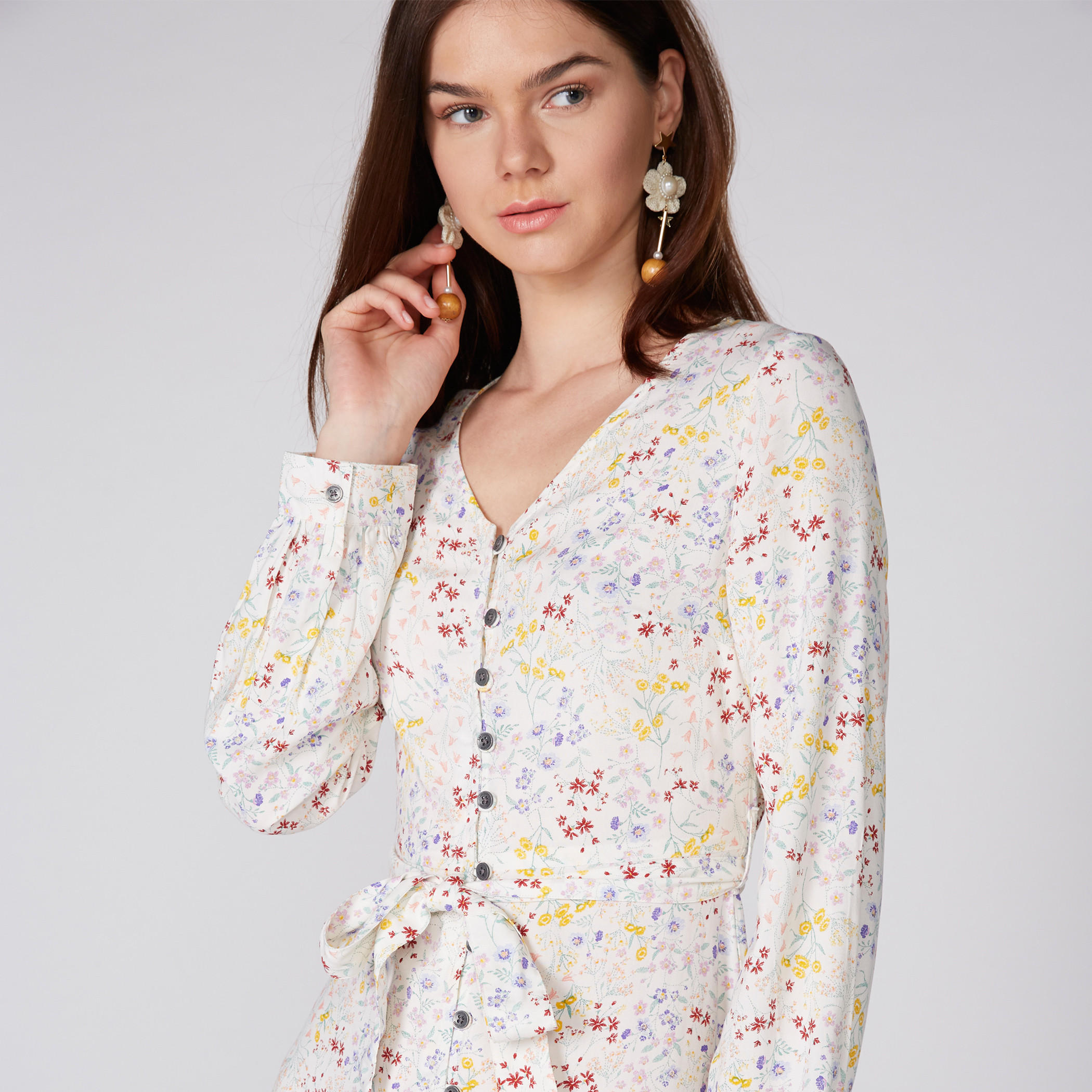 فستان طويل بطبعات وأكمام طويلة ورباط من لي كوبر-women-clothing-dresses-image-2