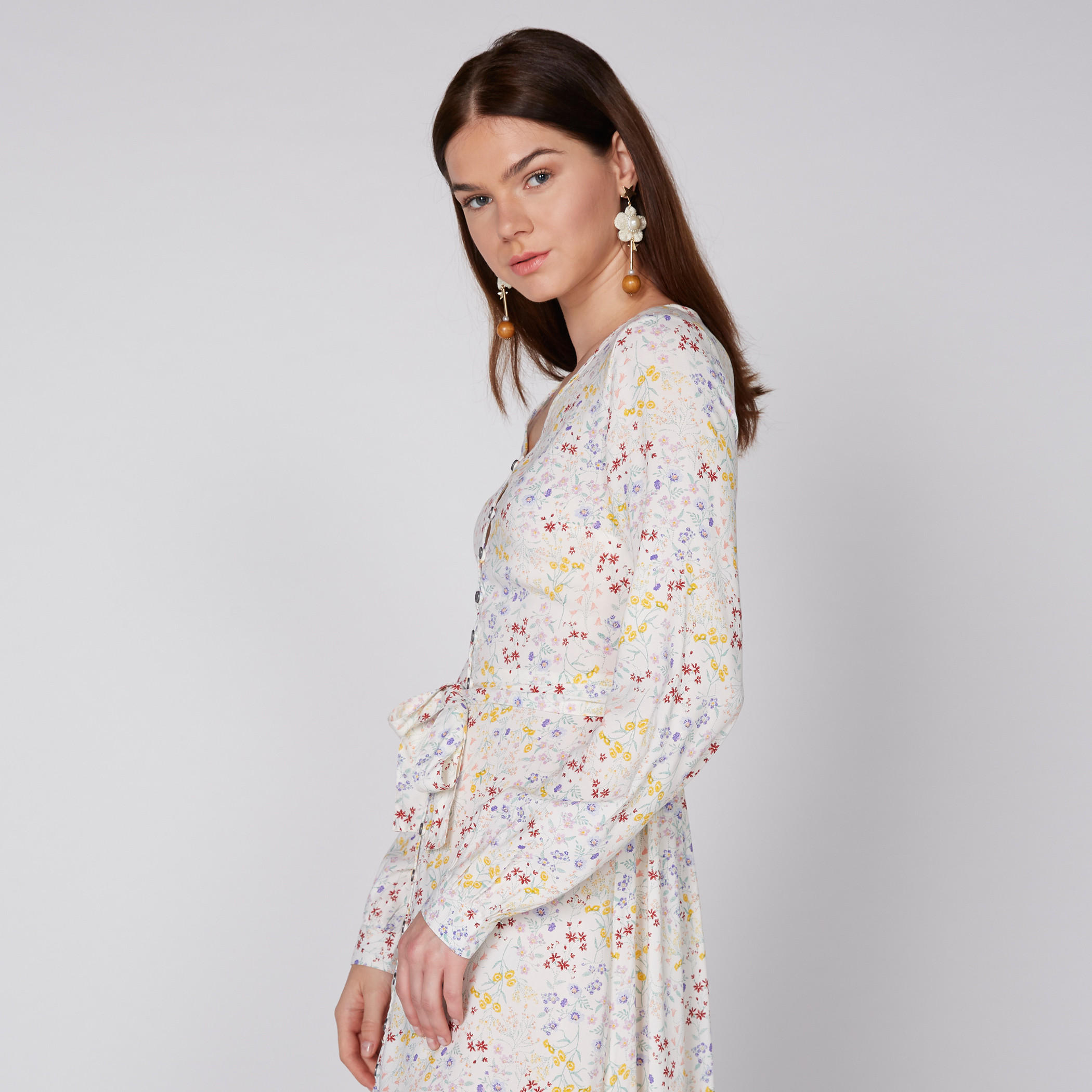 فستان طويل بطبعات وأكمام طويلة ورباط من لي كوبر-women-clothing-dresses-image-3