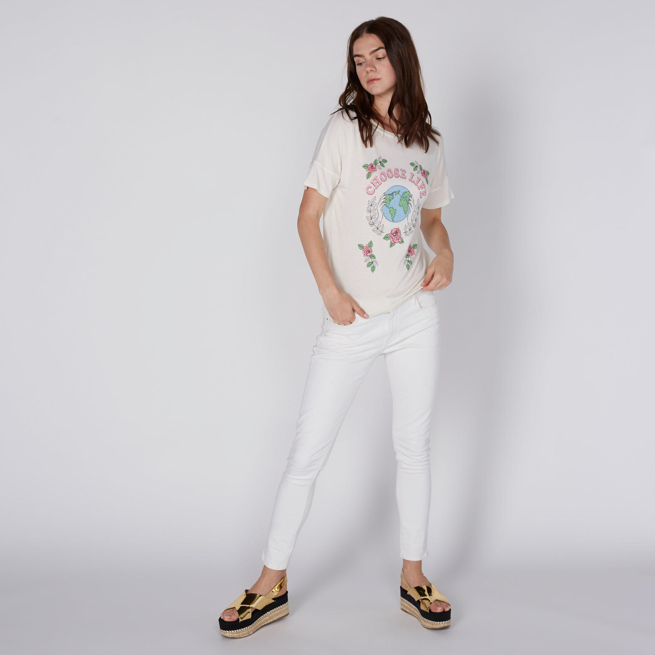 بلوزة بياقة مستديرة وأكمام قصيرة وطبعات-women-clothing-shirtsandblouses-blouses-image-3