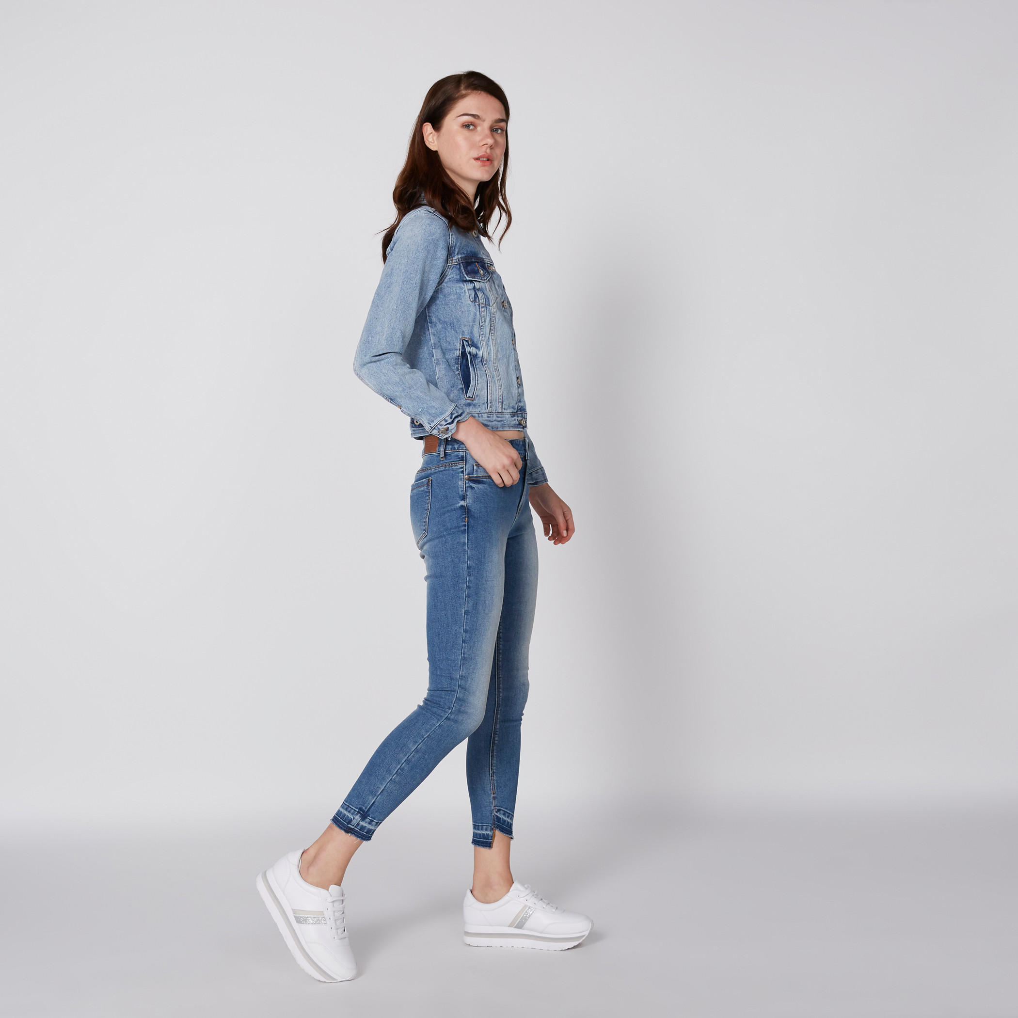 جاكيت تراكر من الدينم بأكمام طويلة وجيوب من لي كوبر-women-winterwear-coatsandjackets-jackets-image-5