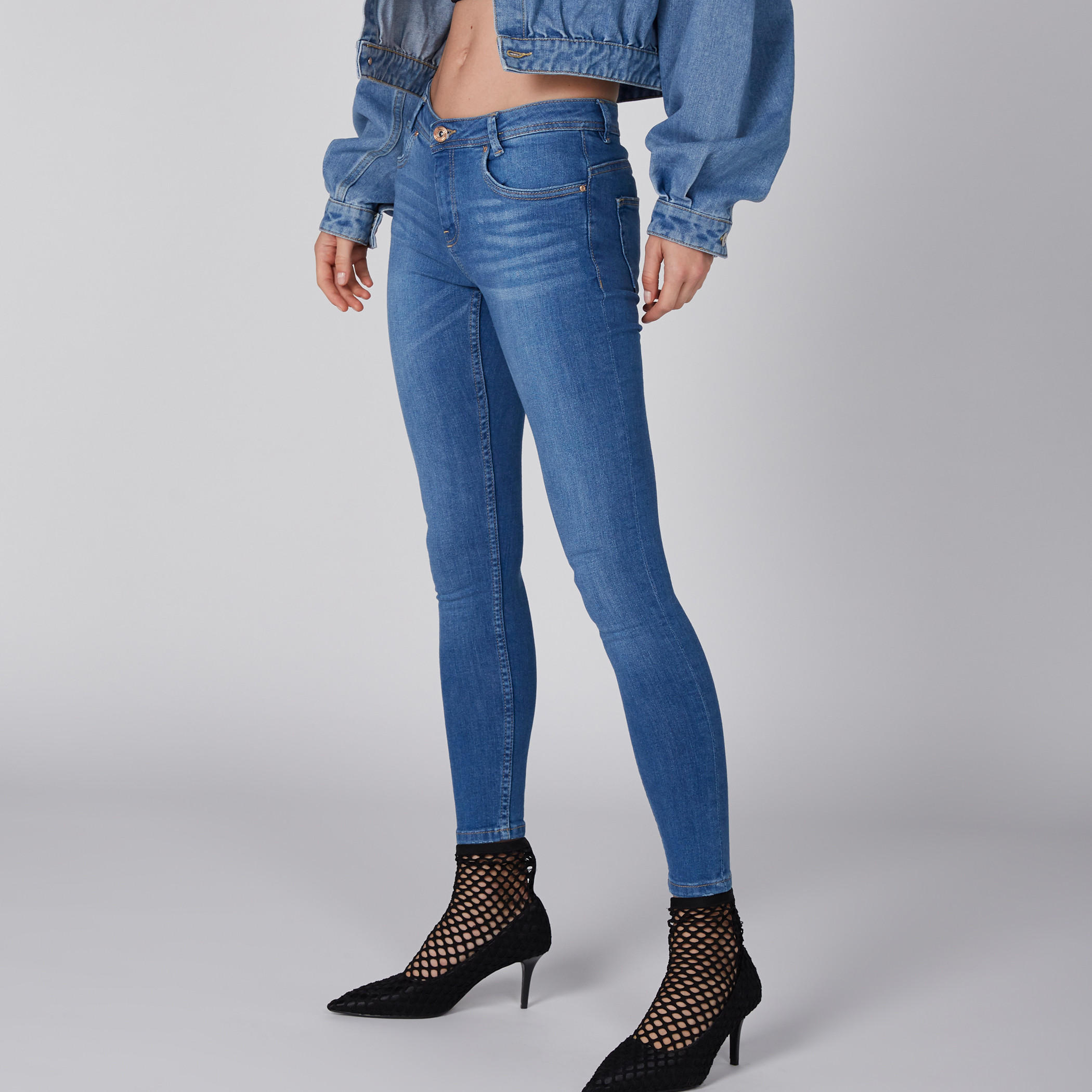 بنطال جينز طويل بزر إغلاق وجيوب من لي كوبر-women-clothing-bottoms-jeans-image-4